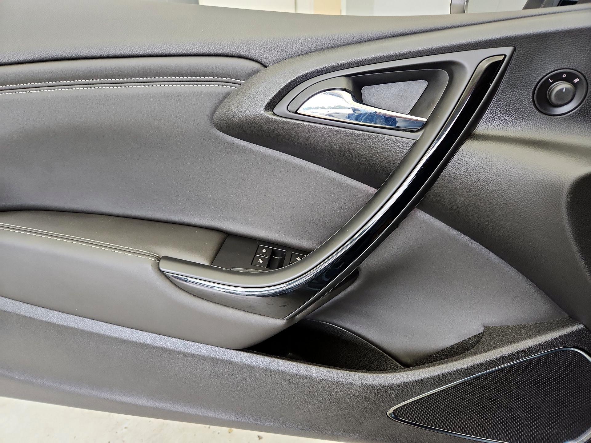 Thumbnail: 2016 Buick Cascada - 12