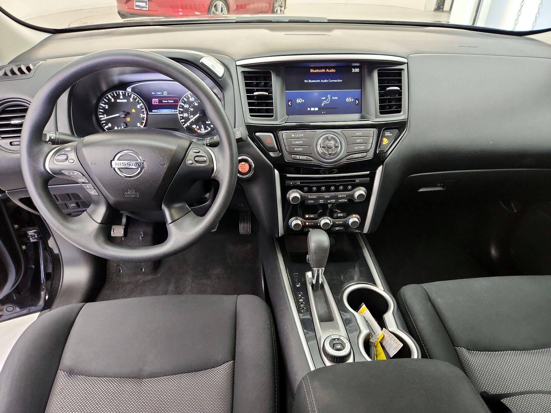 Thumbnail: 2017 Nissan Pathfinder - 9