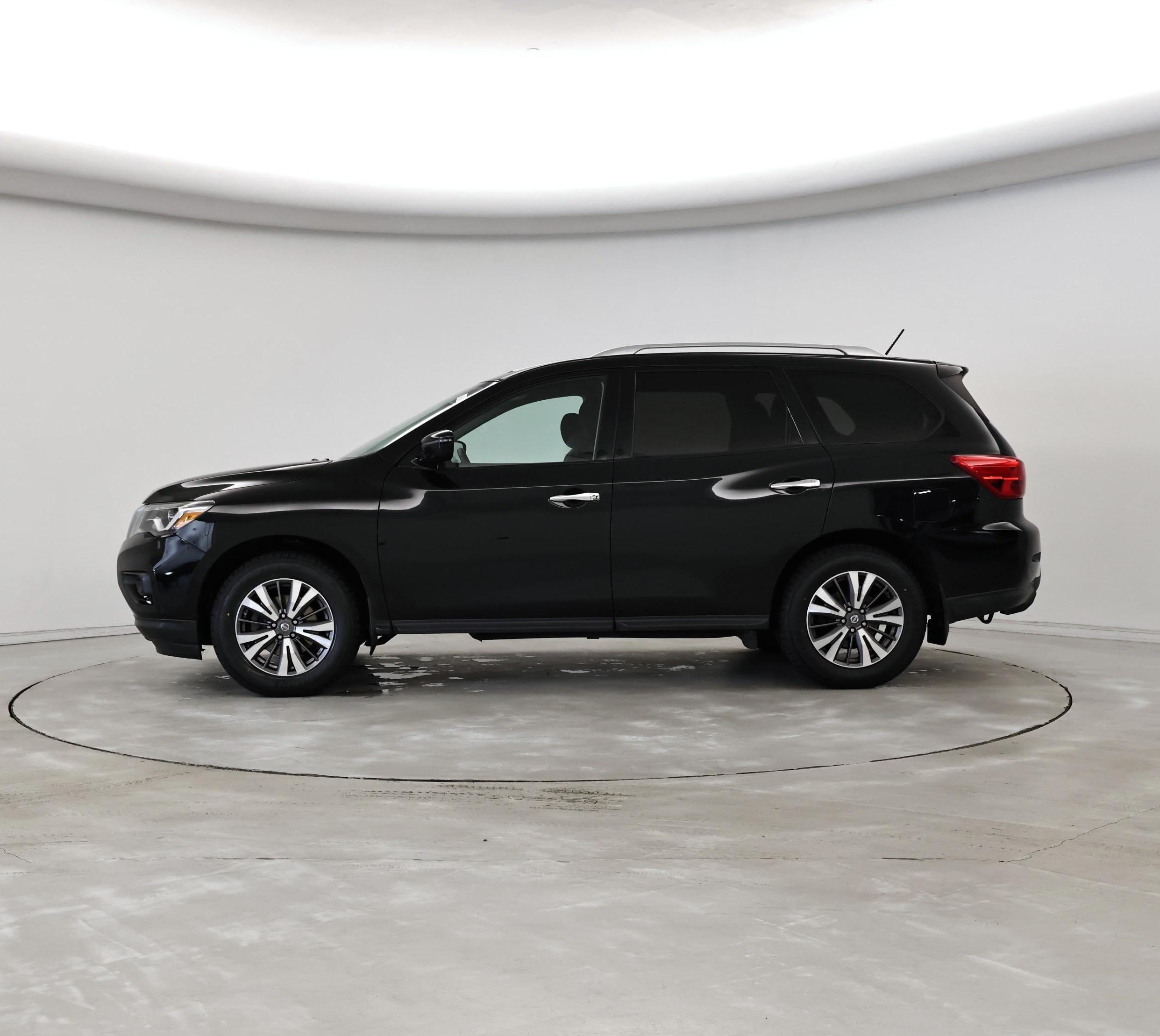 Thumbnail: 2017 Nissan Pathfinder - 3