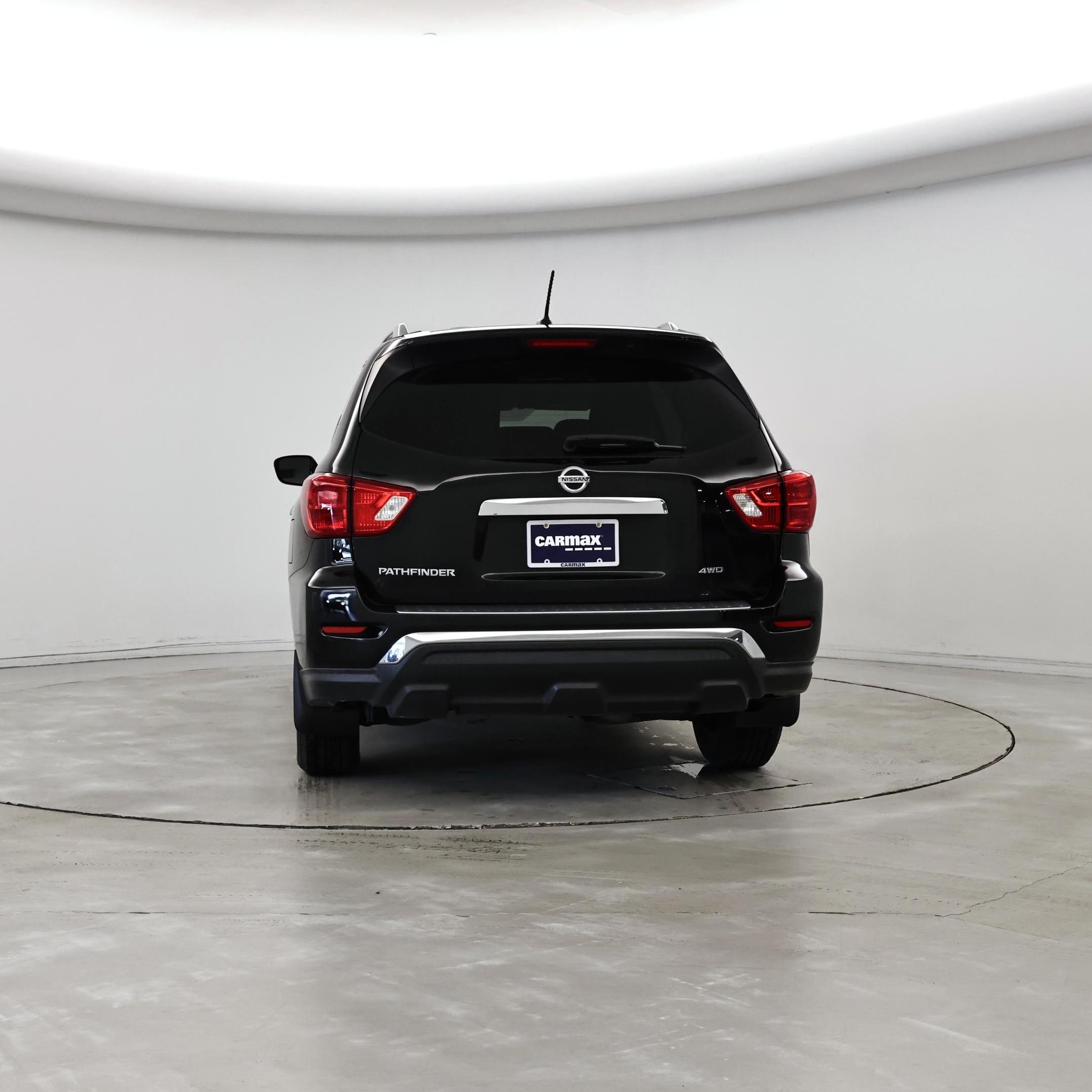 Thumbnail: 2017 Nissan Pathfinder - 6