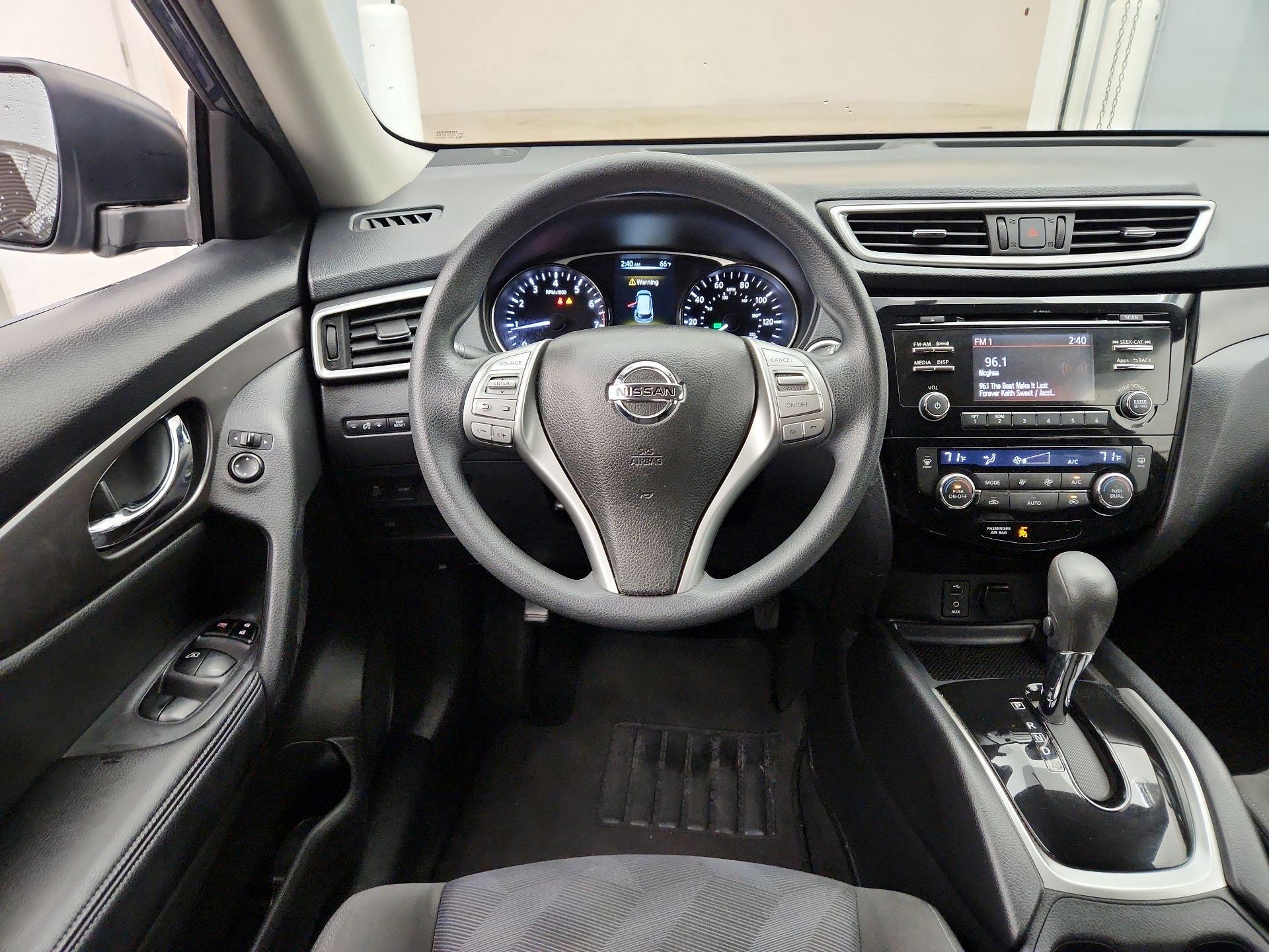 Thumbnail: 2015 Nissan Rogue - 10