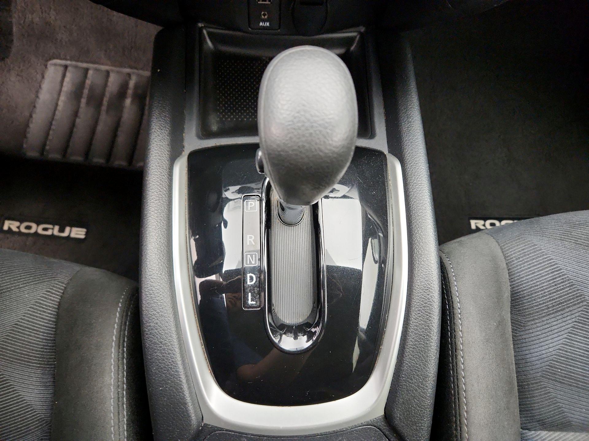 Thumbnail: 2015 Nissan Rogue - 17
