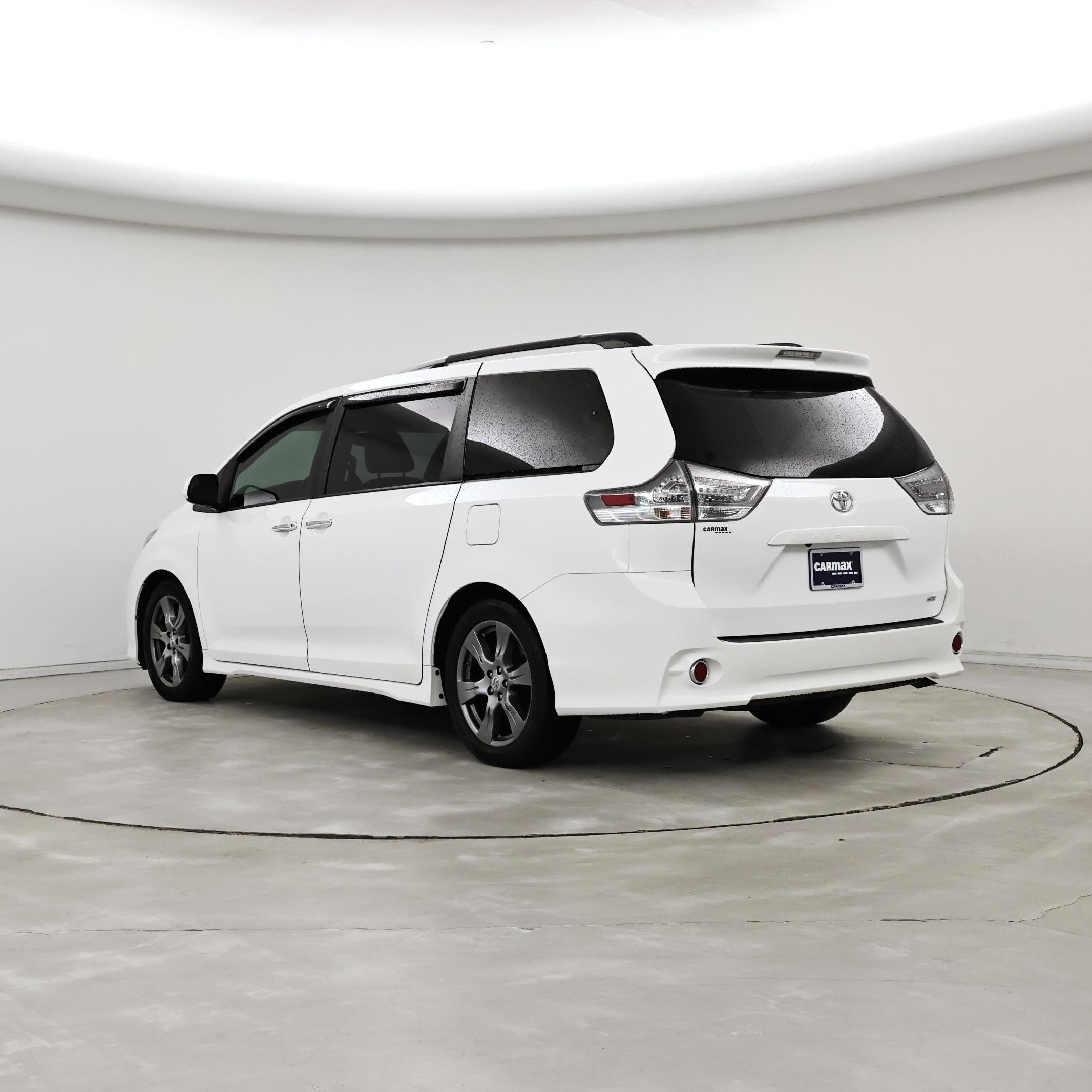 Thumbnail: 2017 Toyota Sienna - 2