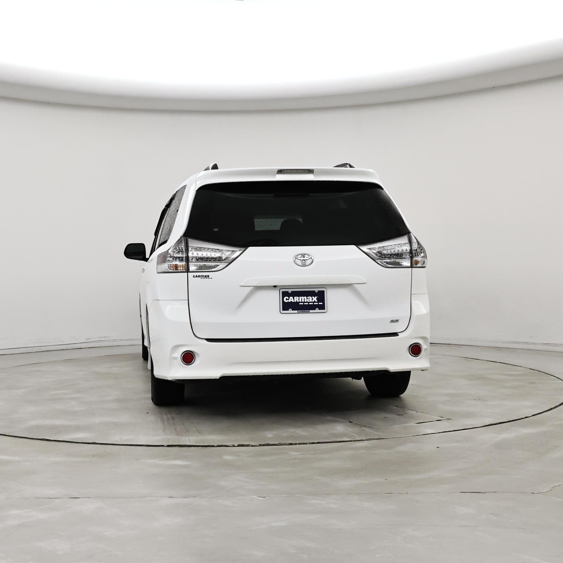 Thumbnail: 2017 Toyota Sienna - 6
