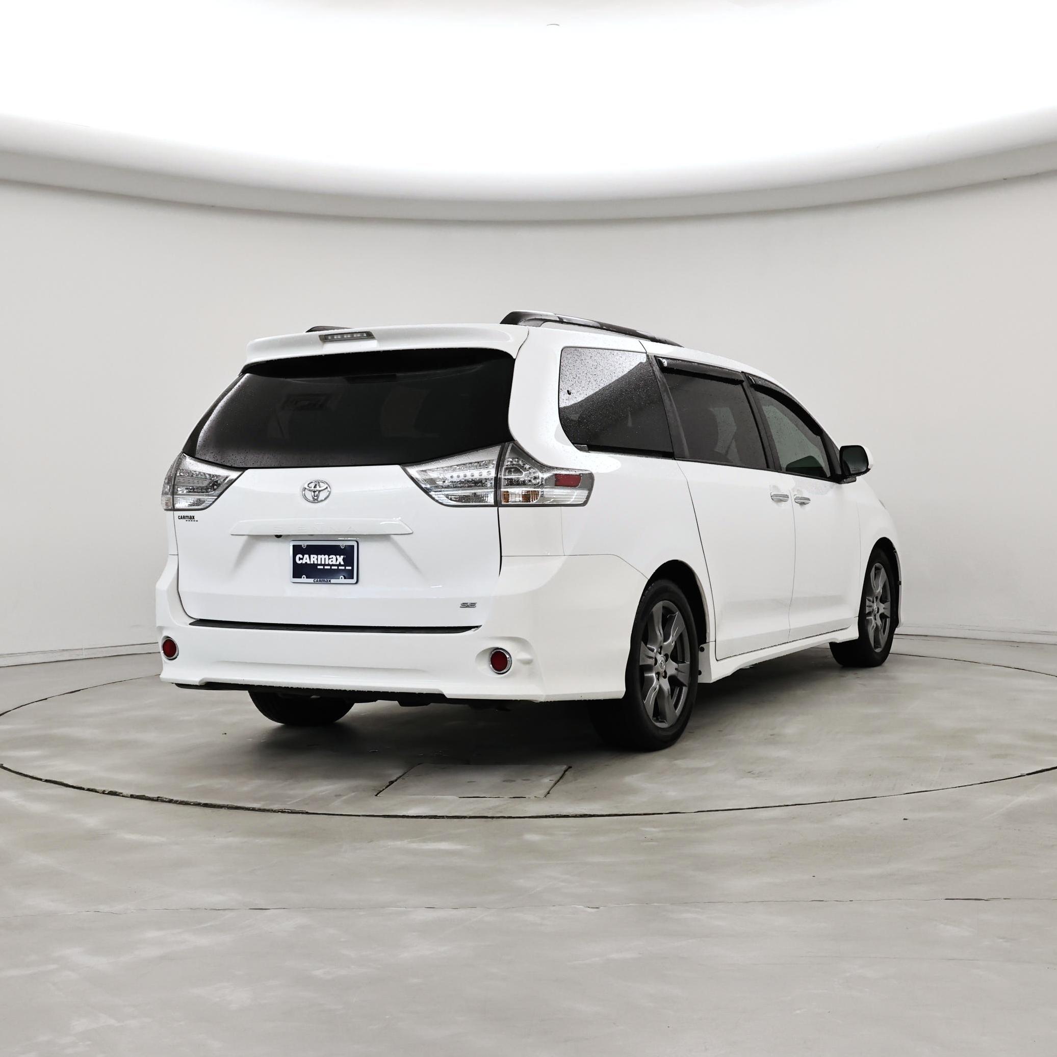 Thumbnail: 2017 Toyota Sienna - 8