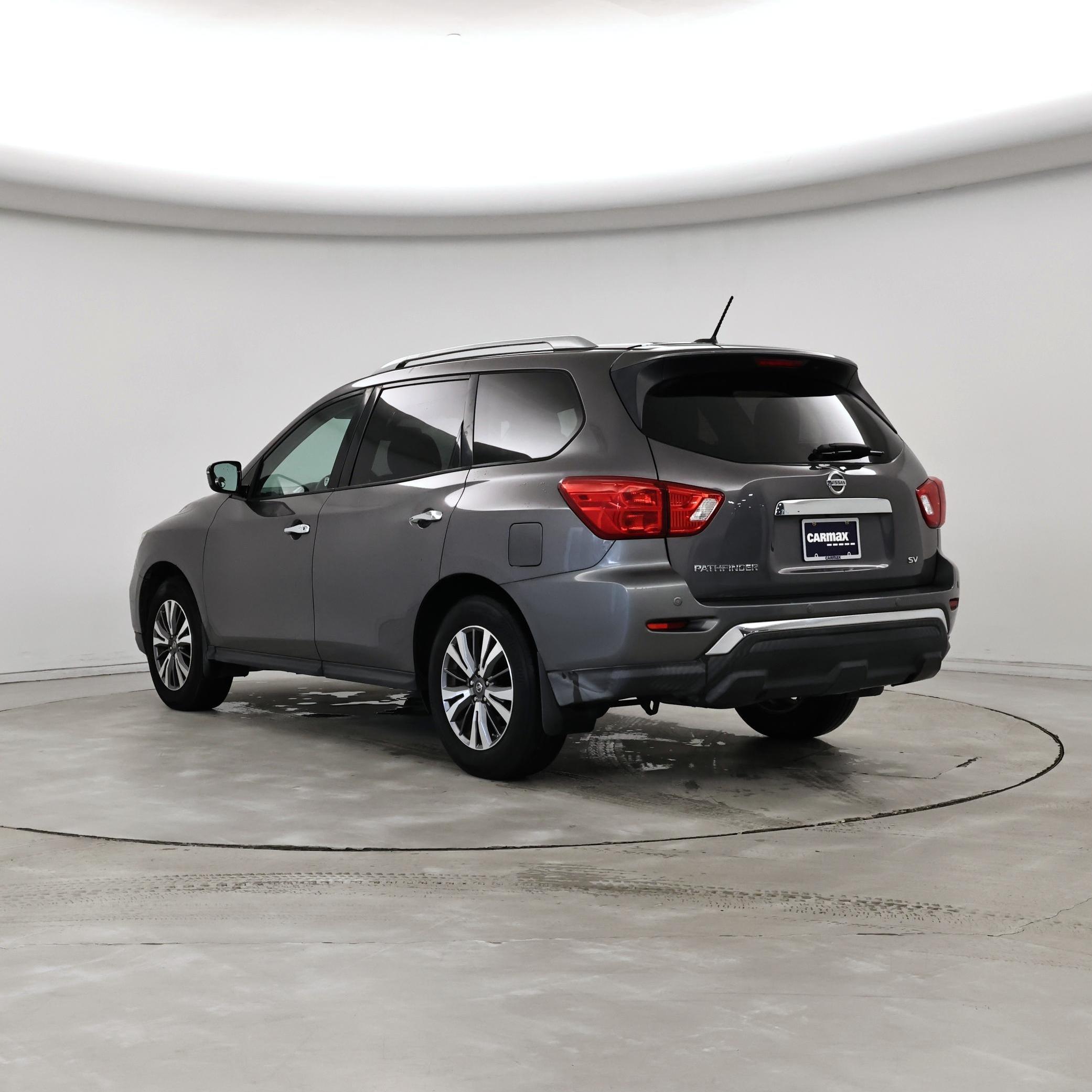 Thumbnail: 2017 Nissan Pathfinder - 2