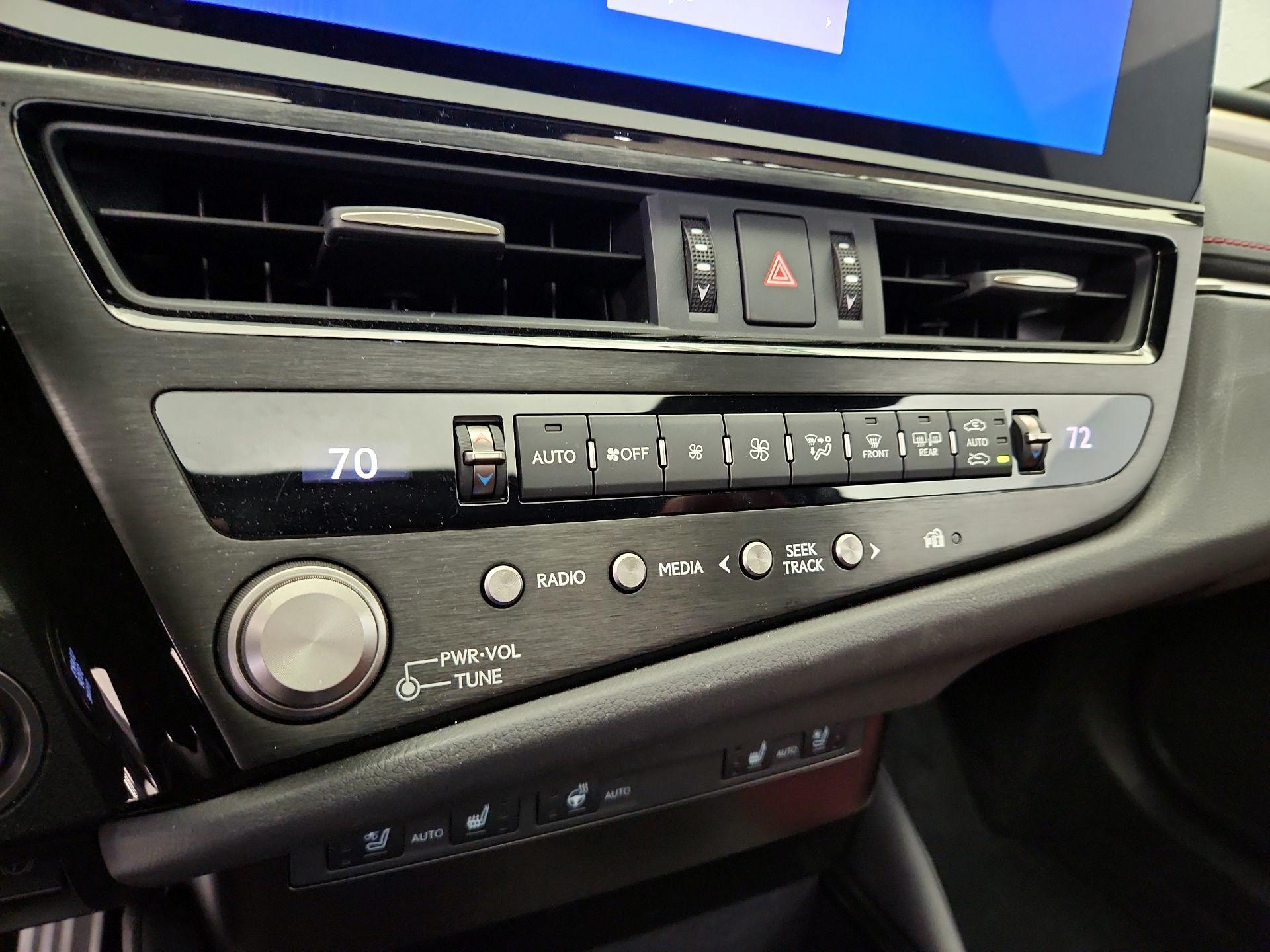 Thumbnail: 2023 Lexus ES - 16