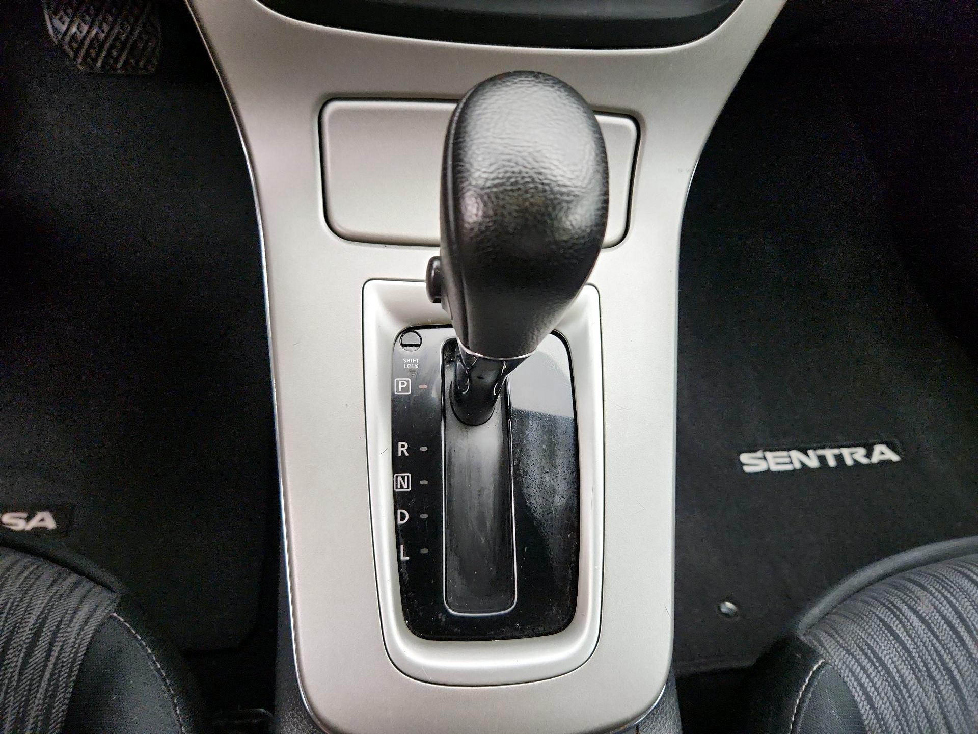 Thumbnail: 2015 Nissan Sentra - 17