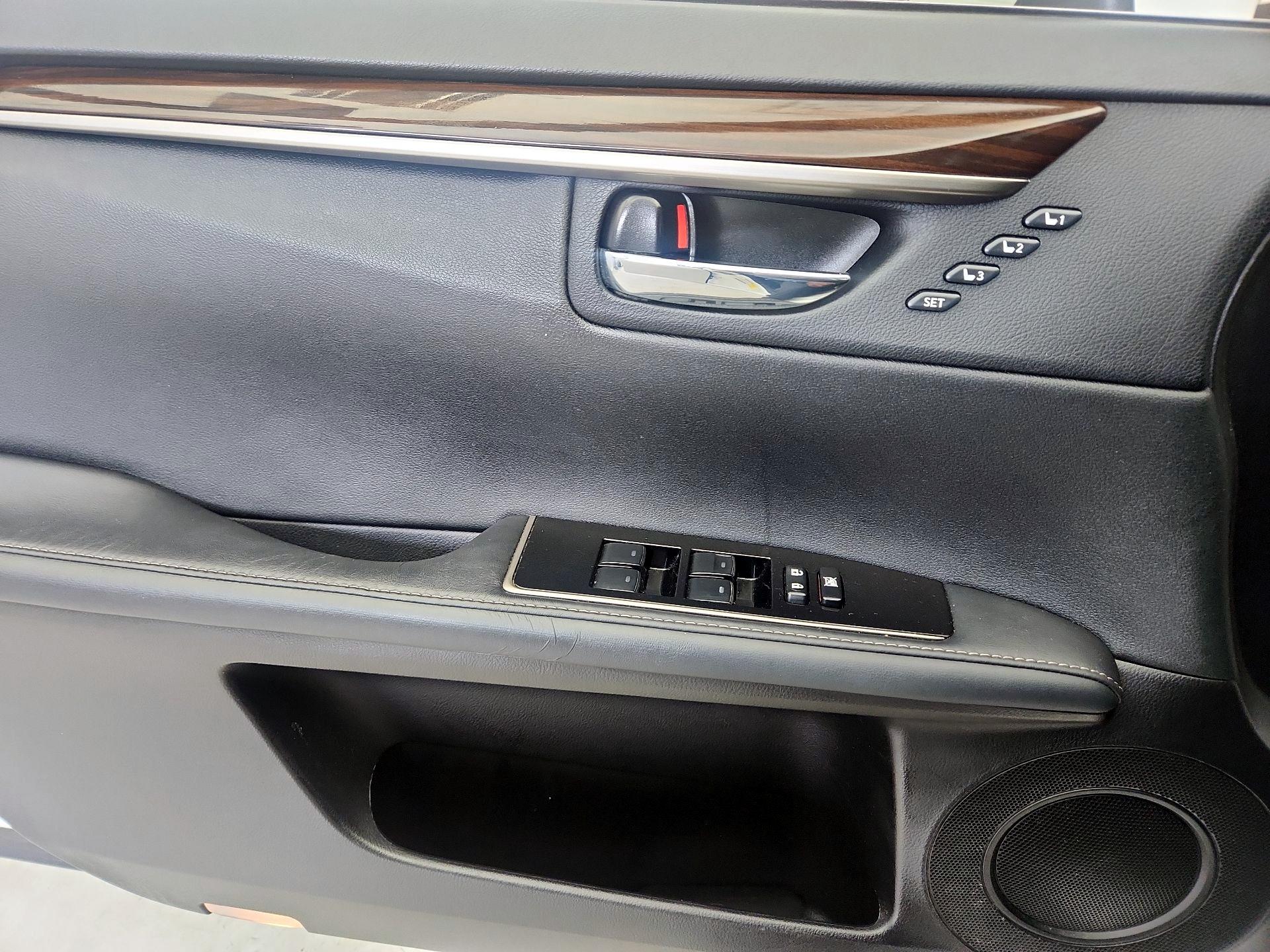 Thumbnail: 2016 Lexus ES - 12