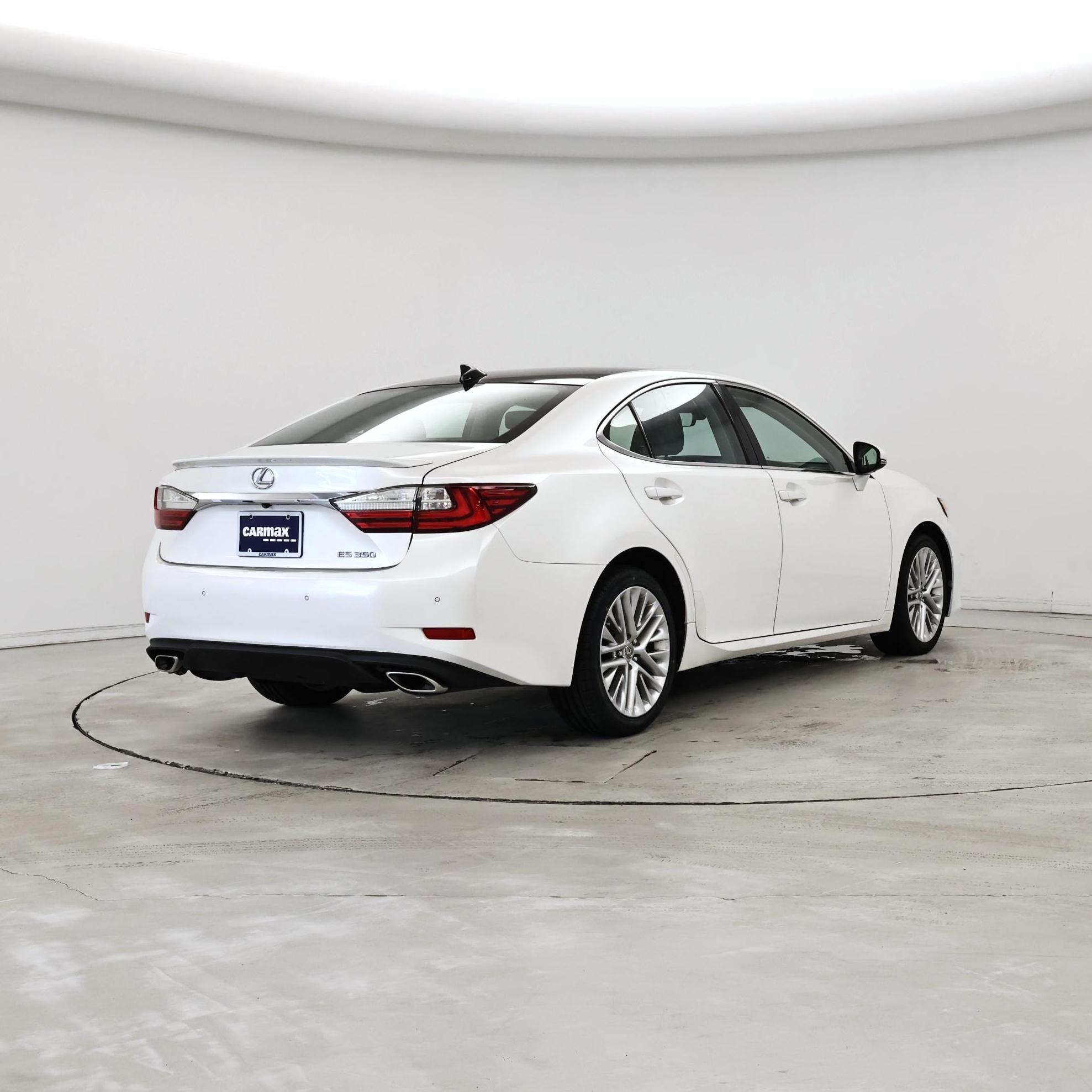 Thumbnail: 2016 Lexus ES - 8