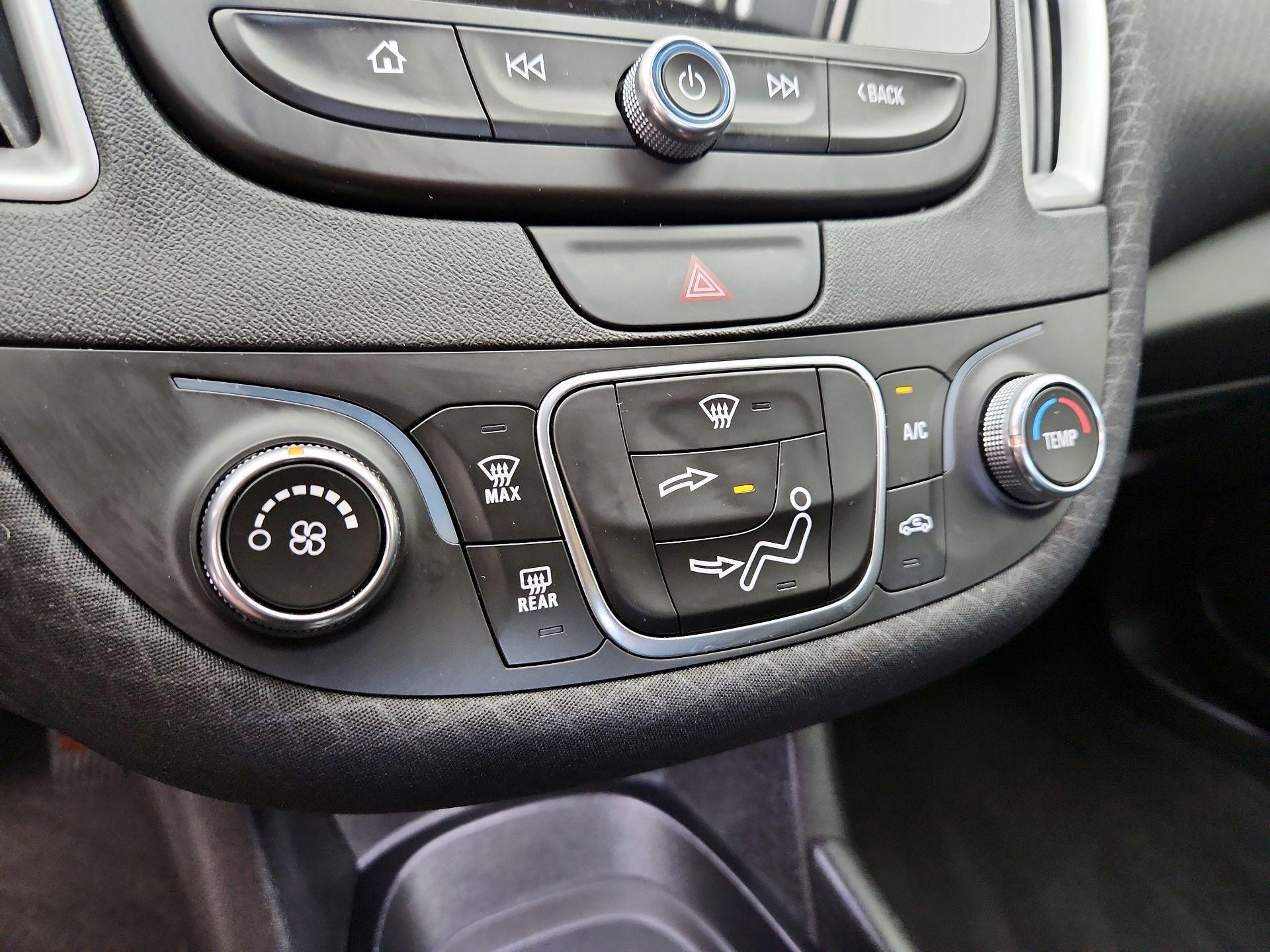 Thumbnail: 2019 Chevrolet Malibu - 16
