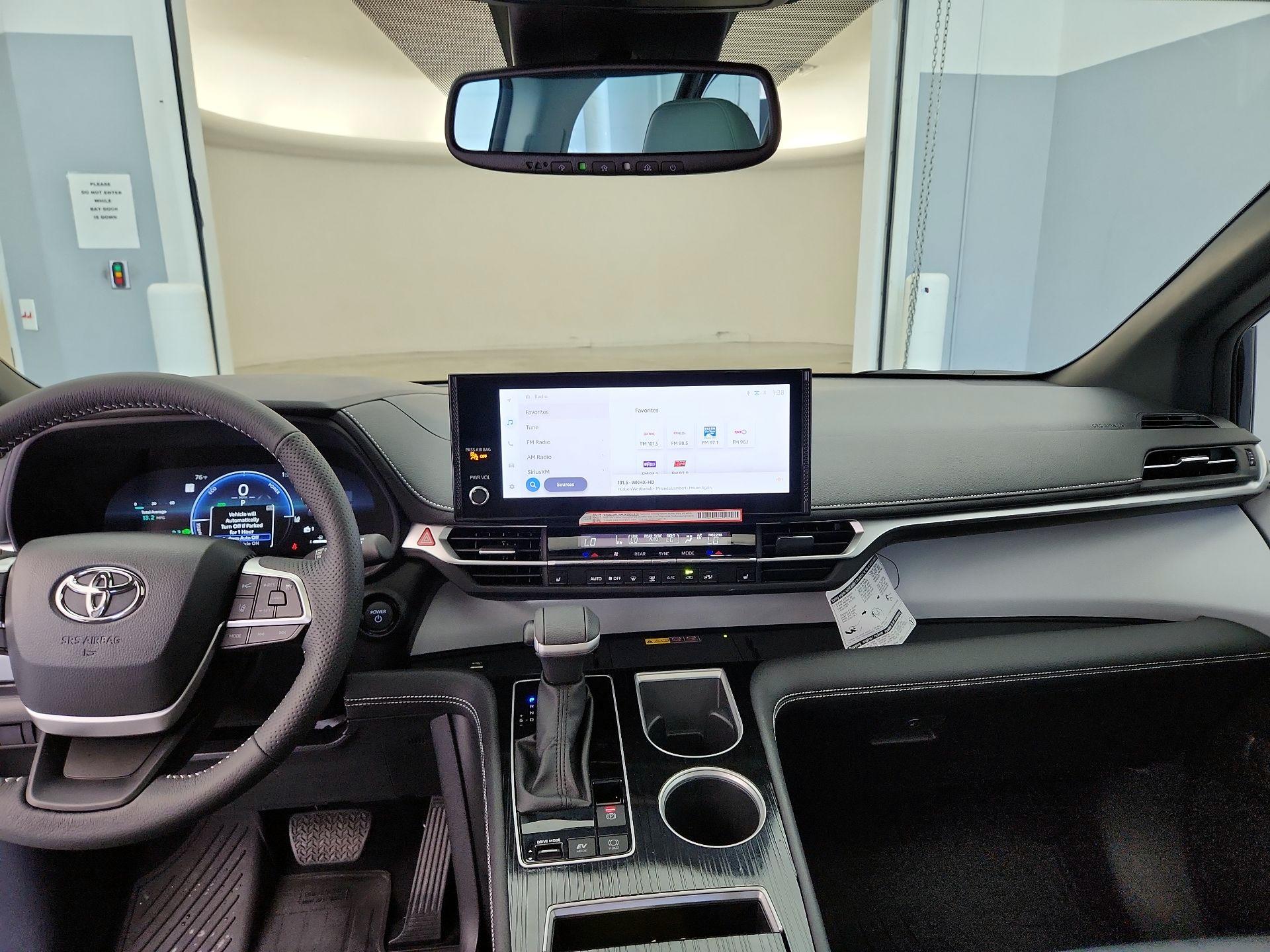 Thumbnail: 2025 Toyota Sienna - 9
