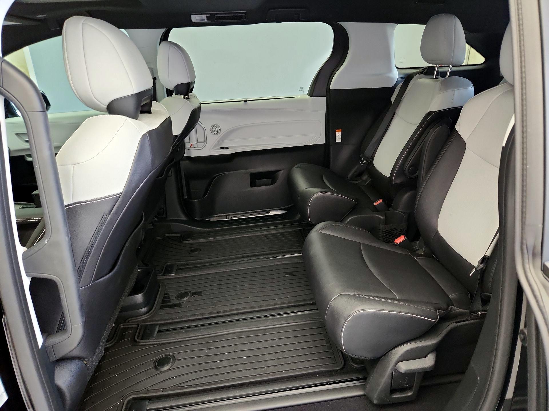 Thumbnail: 2025 Toyota Sienna - 20