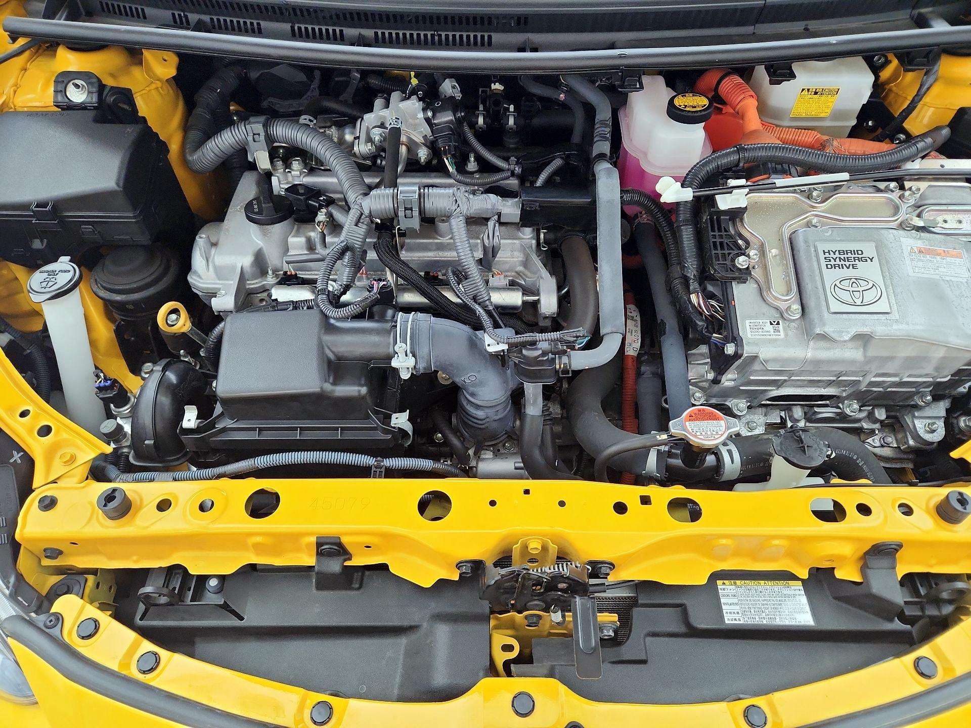 Thumbnail: 2016 Toyota Prius c - 20