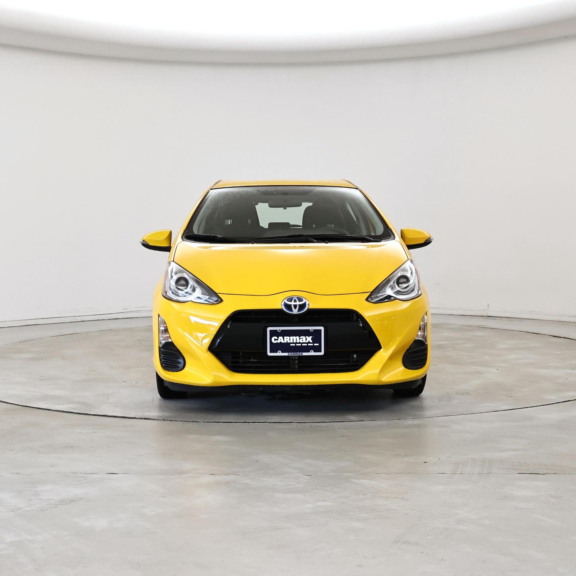 Thumbnail: 2016 Toyota Prius c - 5