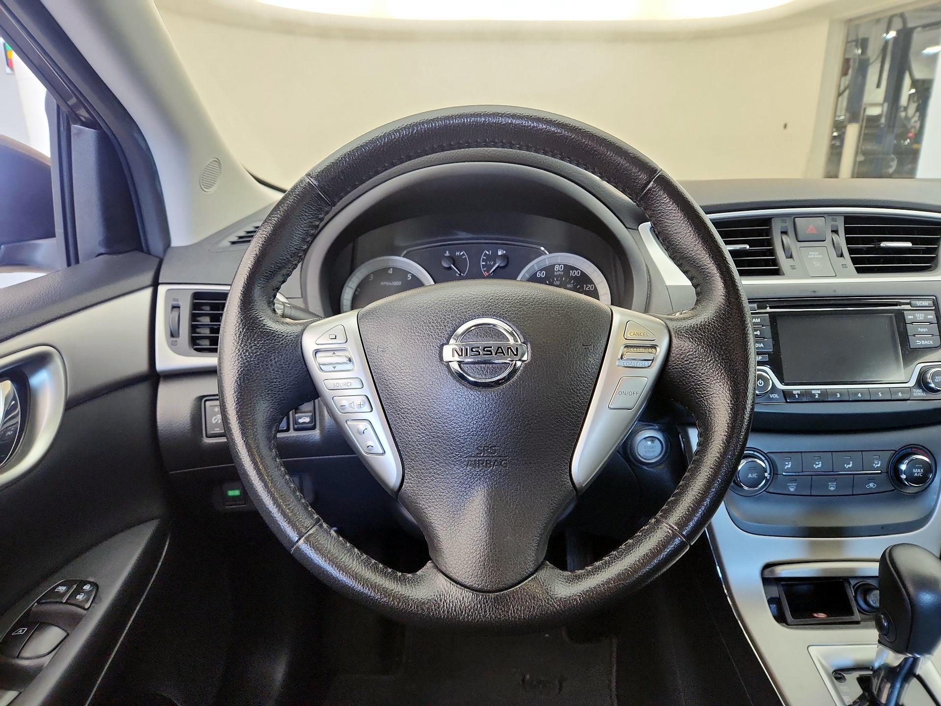 Thumbnail: 2015 Nissan Sentra - 10
