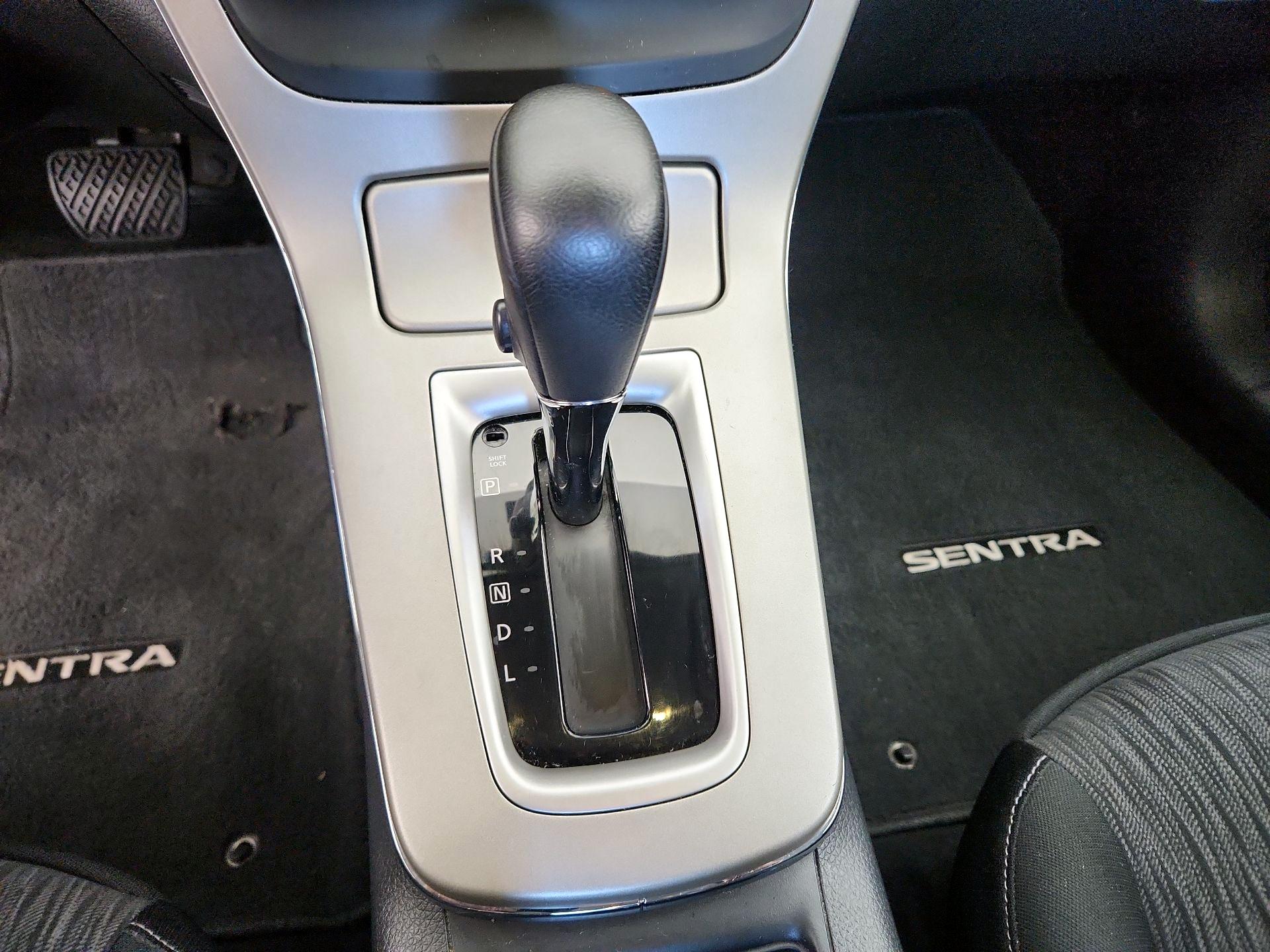 Thumbnail: 2015 Nissan Sentra - 17