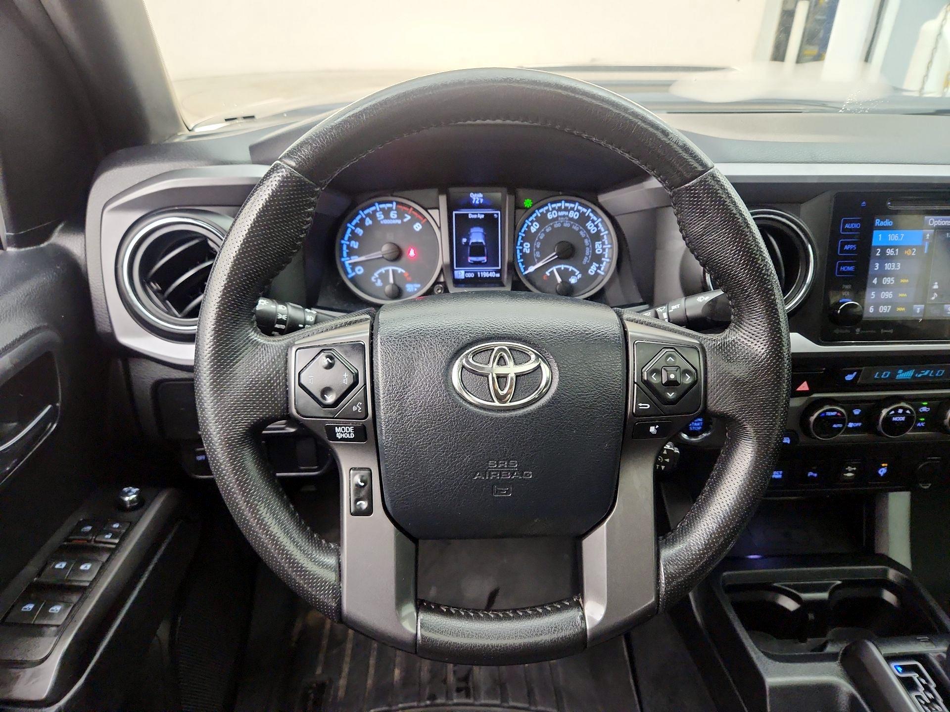 Thumbnail: 2016 Toyota Tacoma - 10