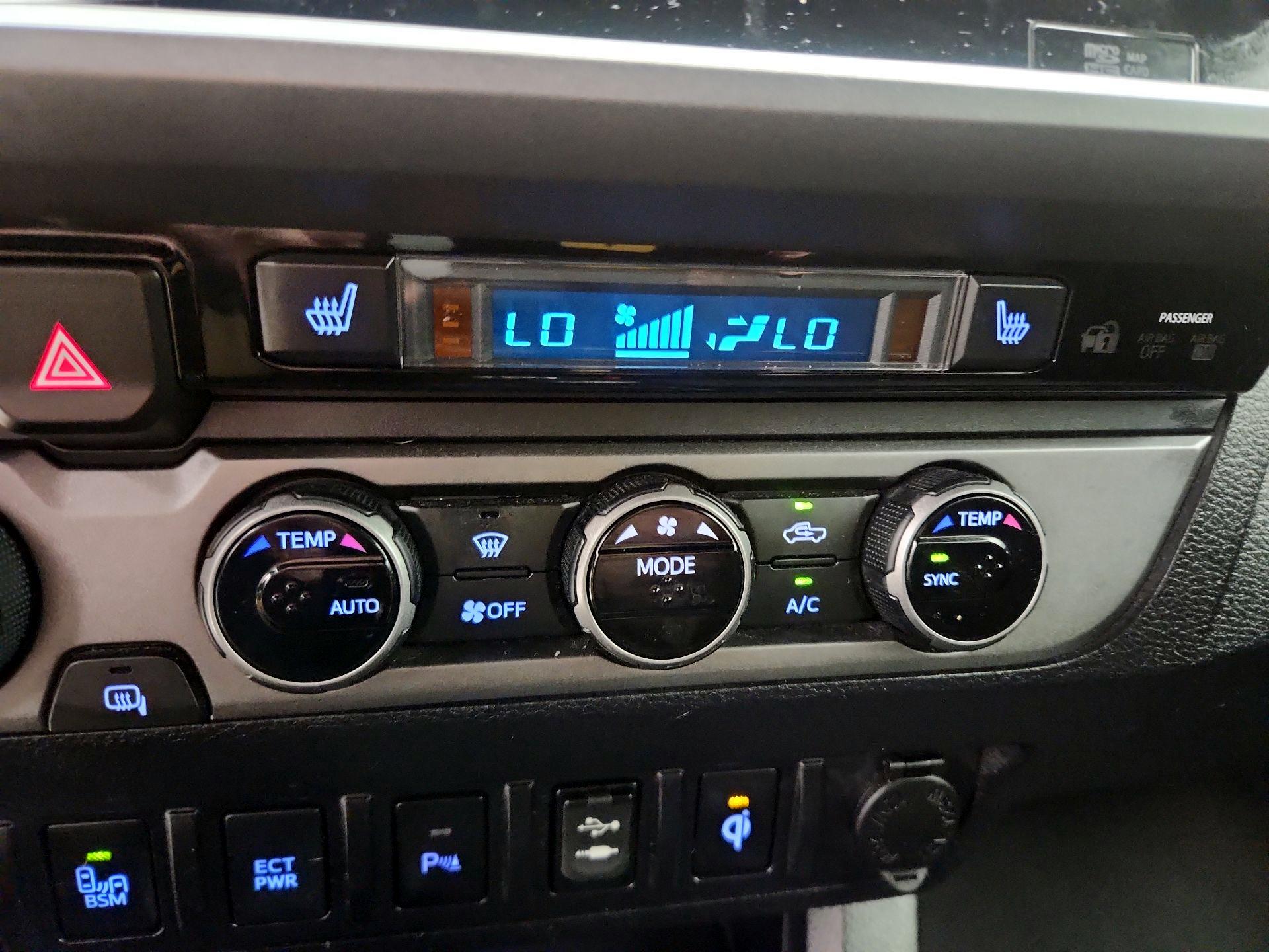 Thumbnail: 2016 Toyota Tacoma - 16