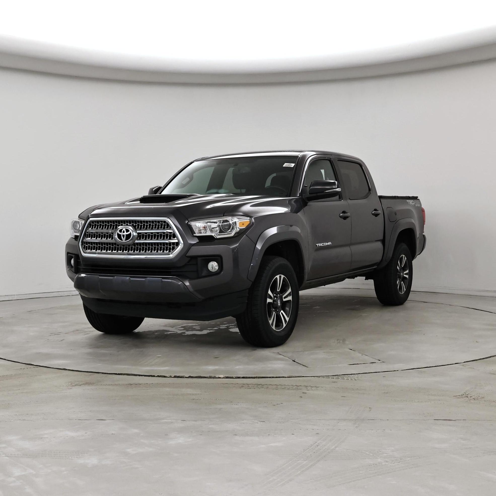 Thumbnail: 2016 Toyota Tacoma - 4