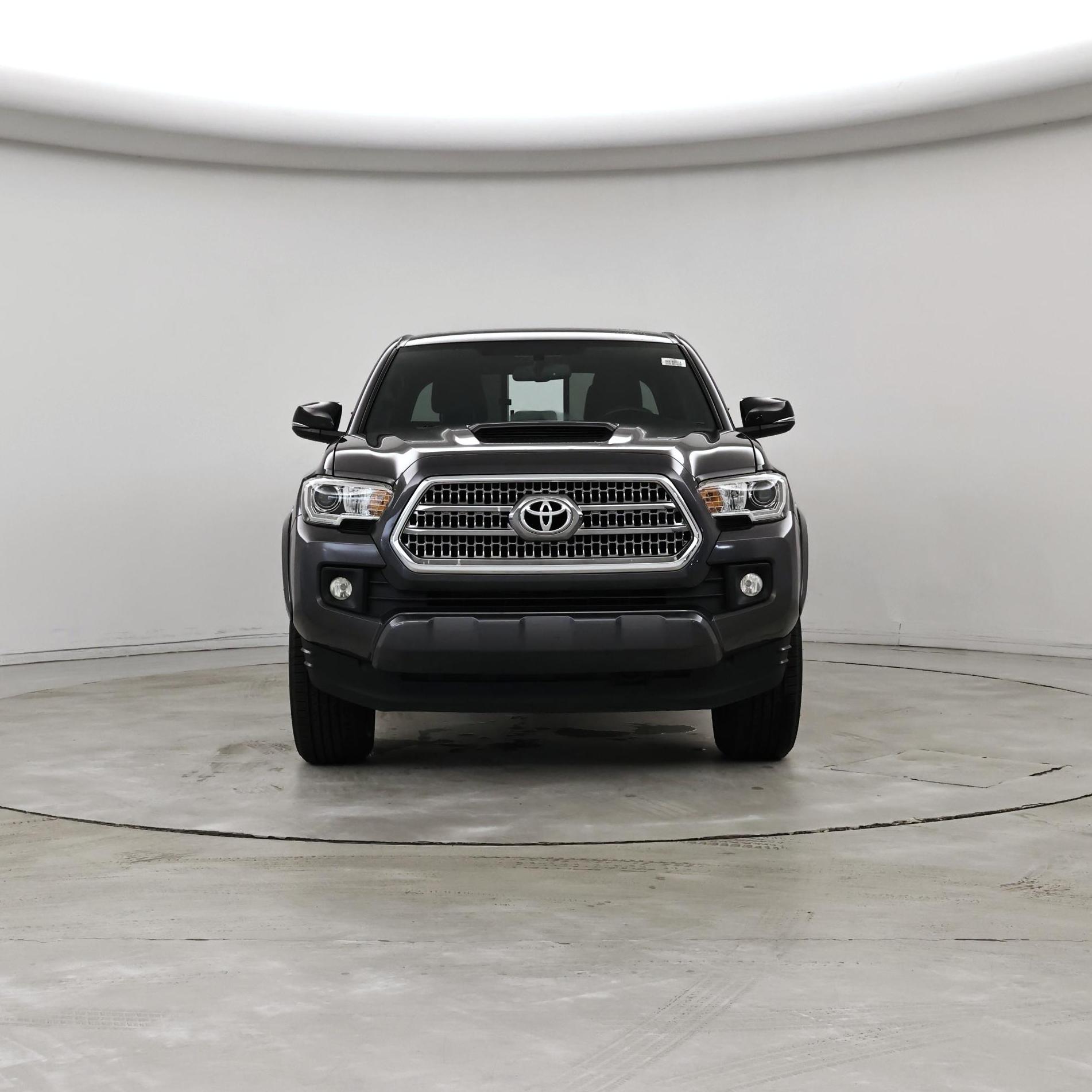Thumbnail: 2016 Toyota Tacoma - 5