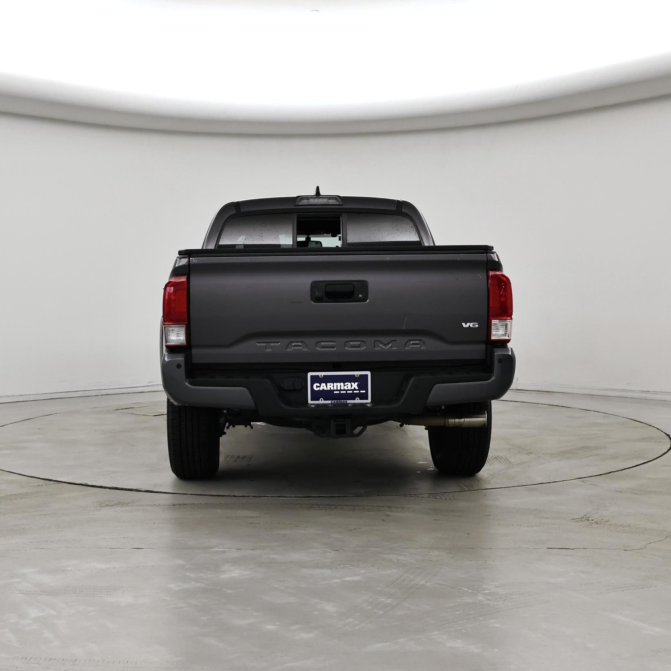Thumbnail: 2016 Toyota Tacoma - 6
