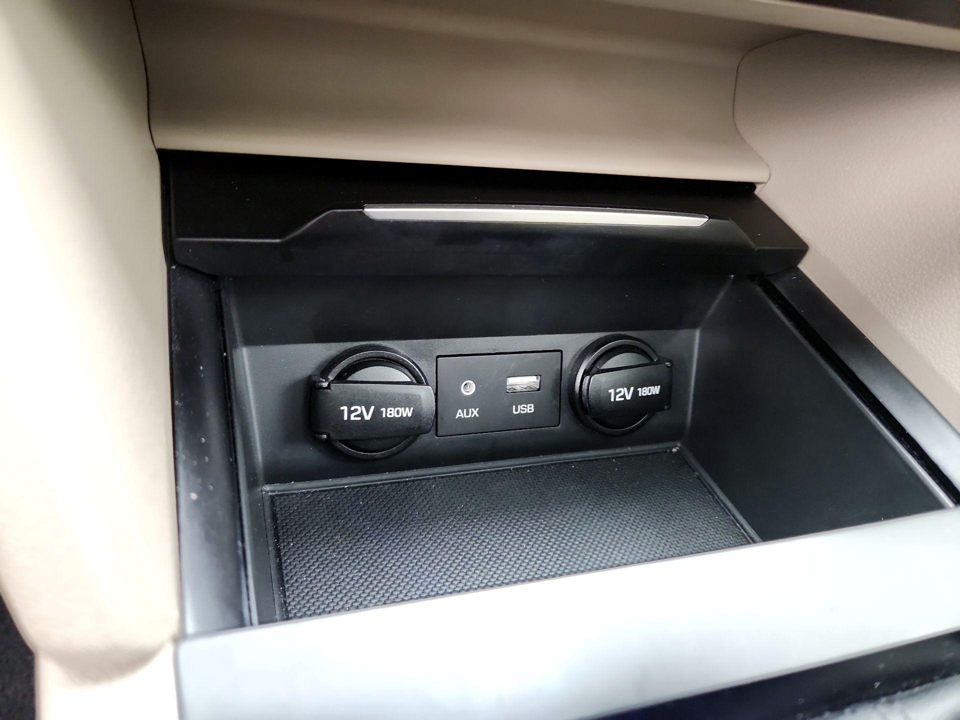 Thumbnail: 2018 Hyundai Elantra - 18