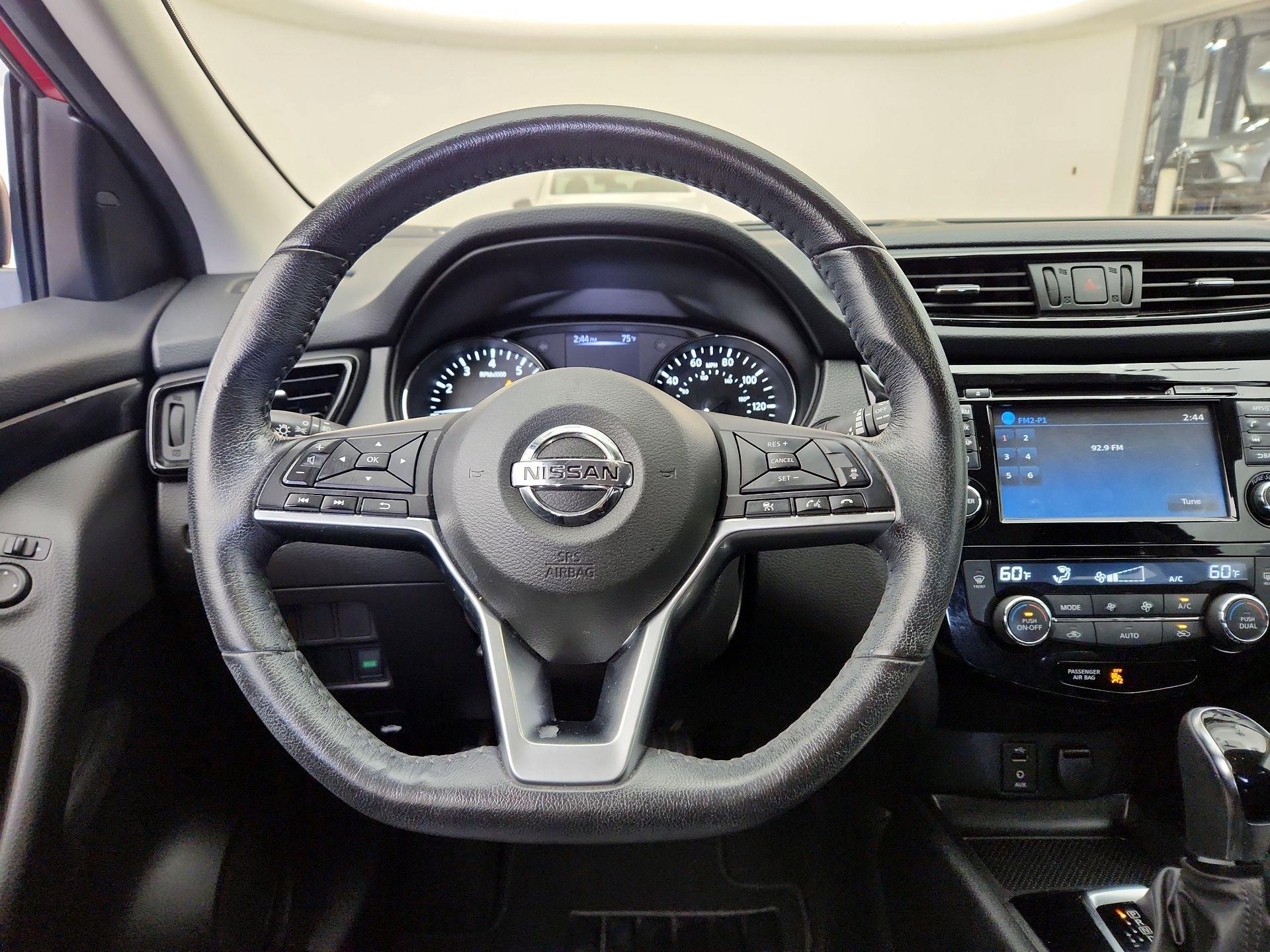 Thumbnail: 2018 Nissan Rogue Sport - 10