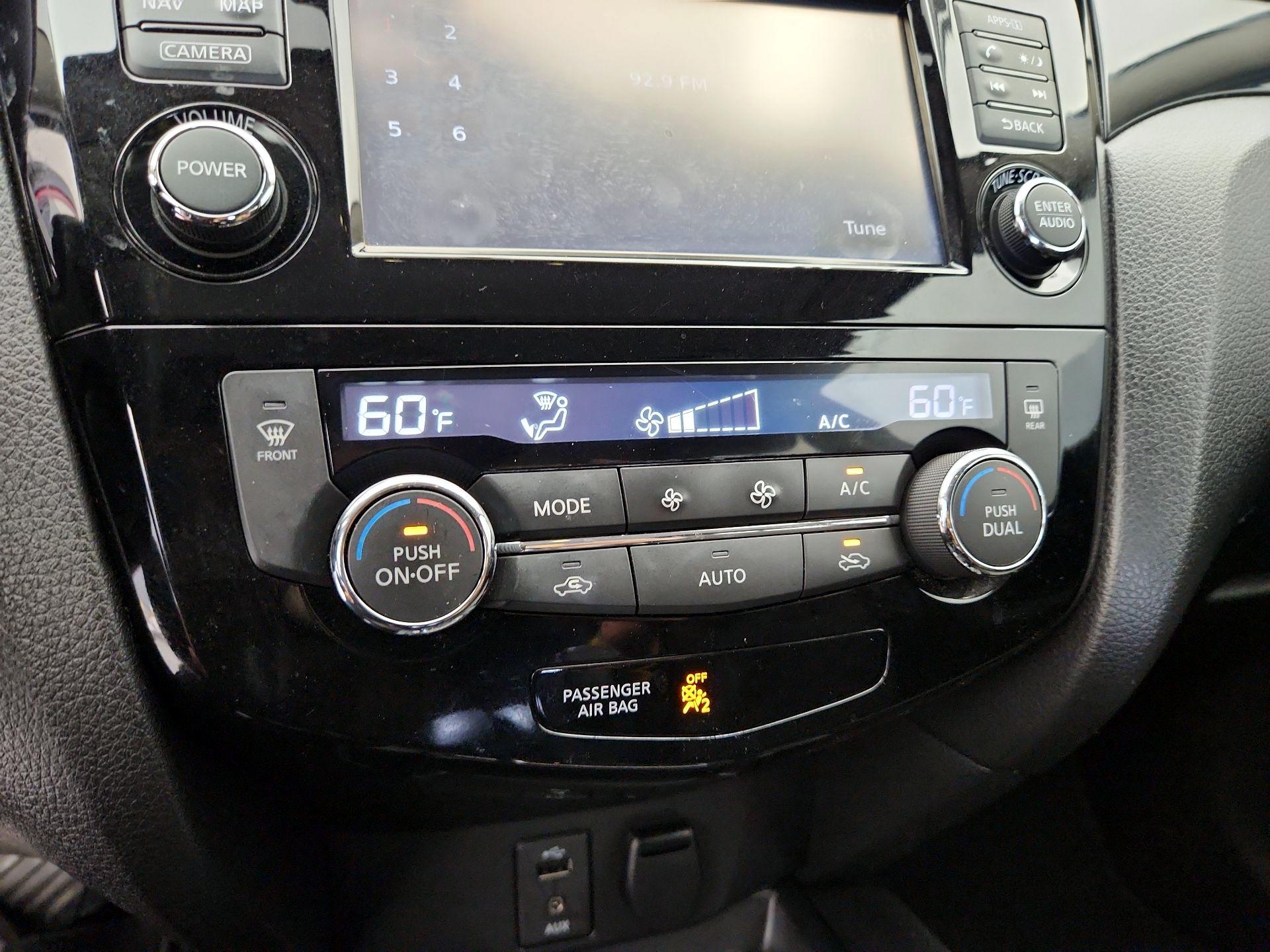 Thumbnail: 2018 Nissan Rogue Sport - 15