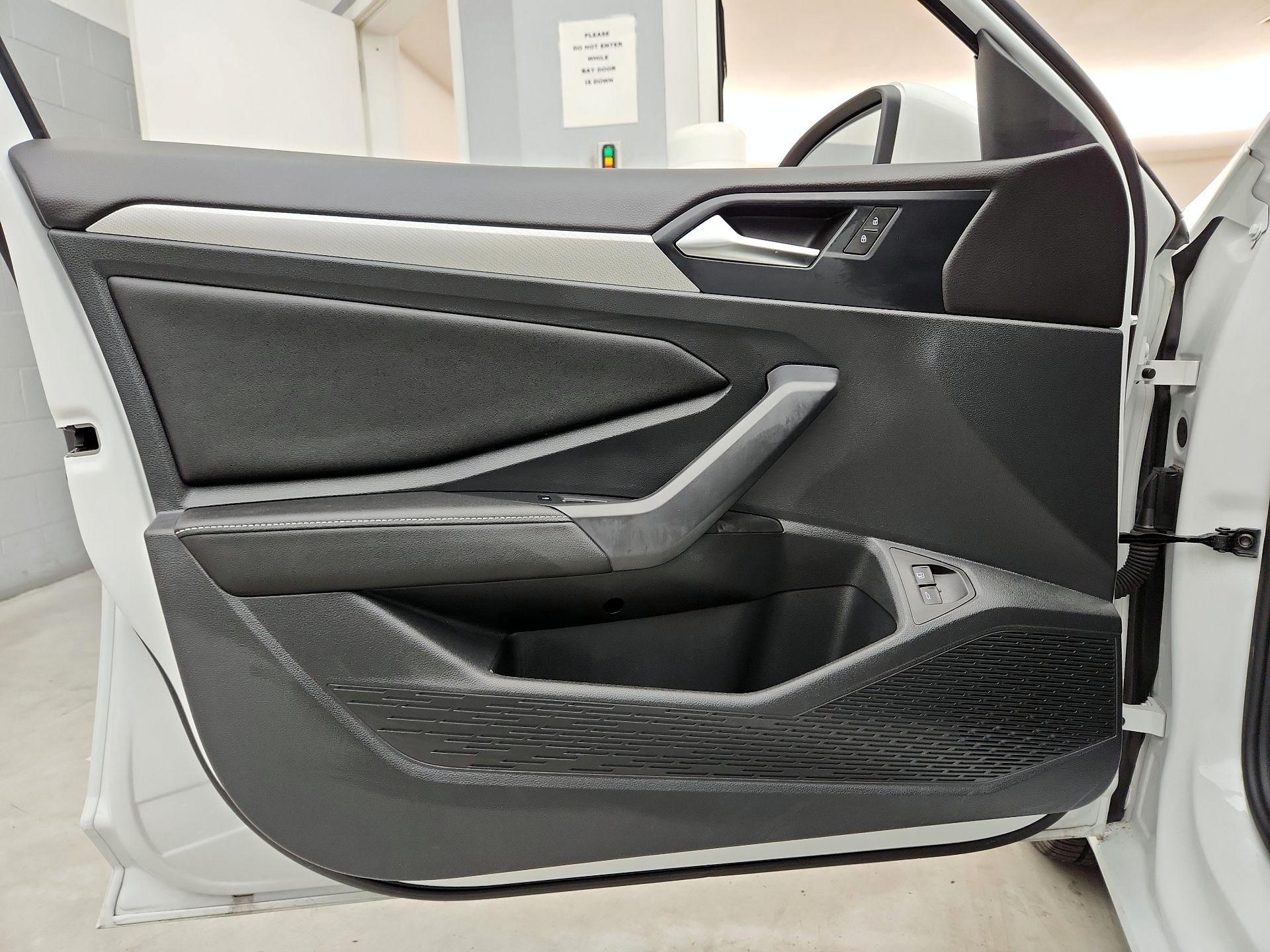 Thumbnail: 2024 Volkswagen Jetta - 12