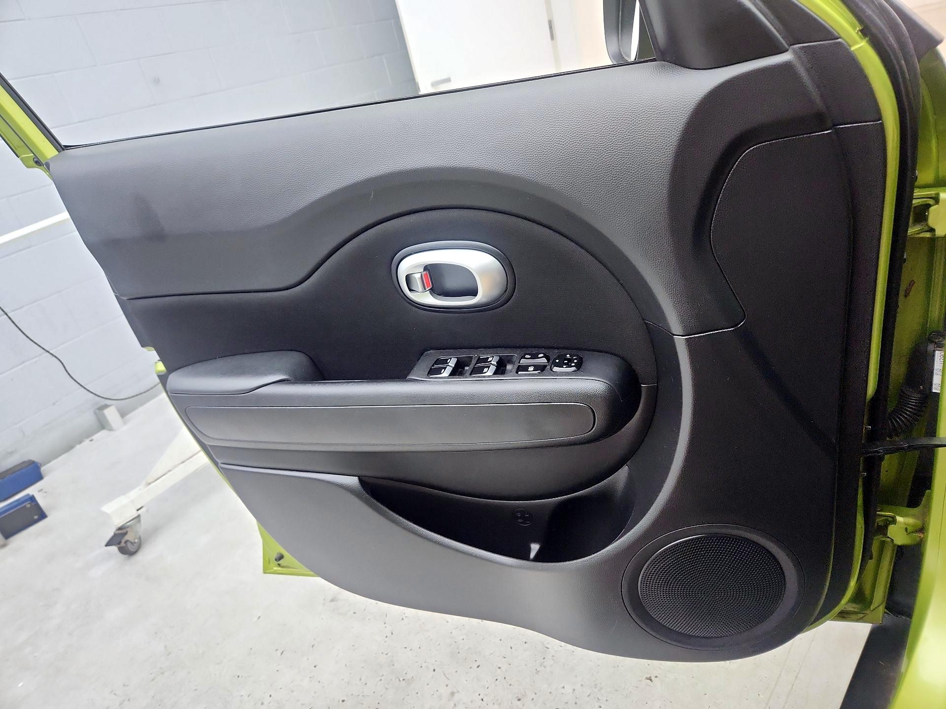 Thumbnail: 2018 Kia Soul - 12