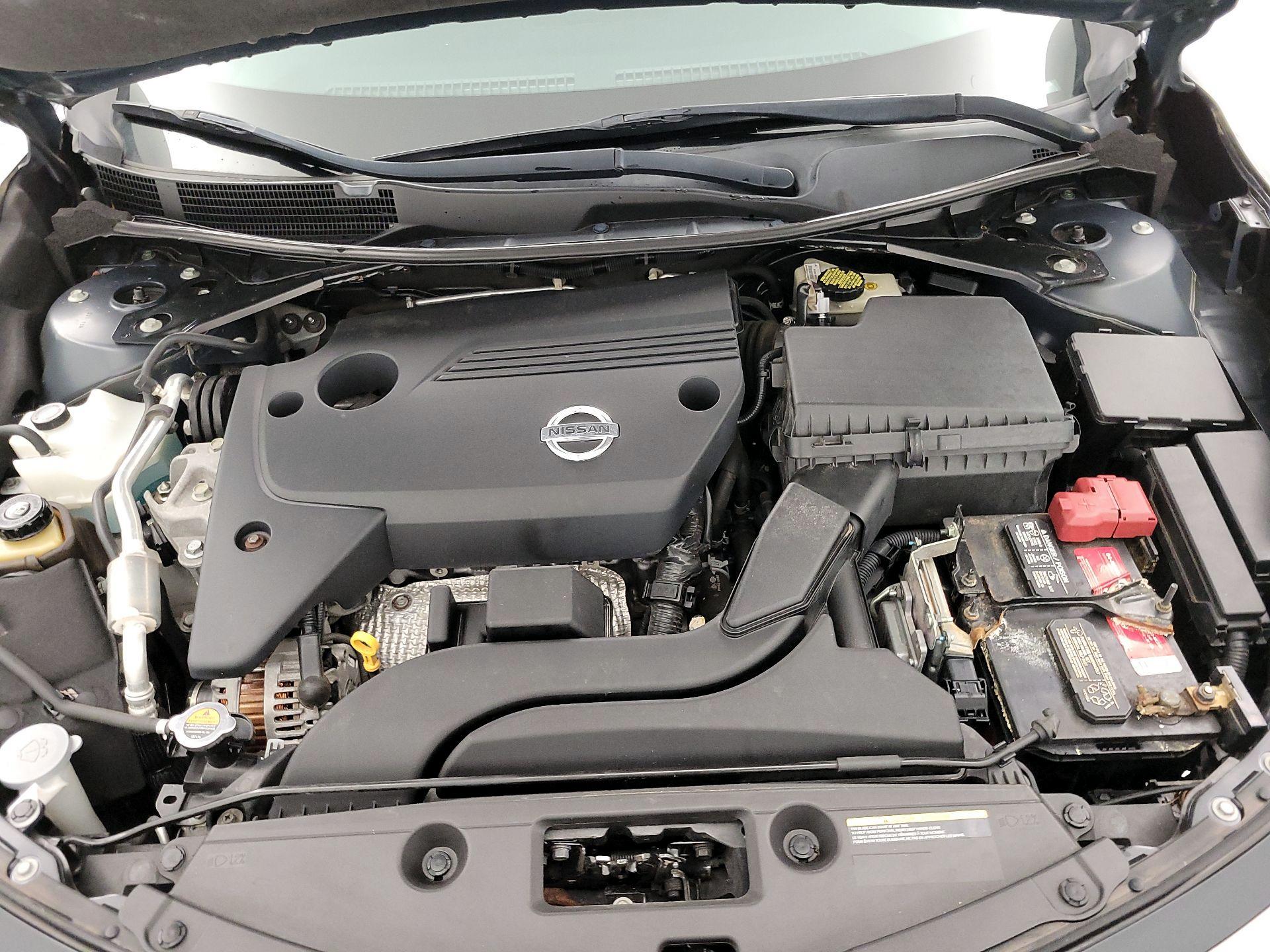 Thumbnail: 2015 Nissan Altima - 20