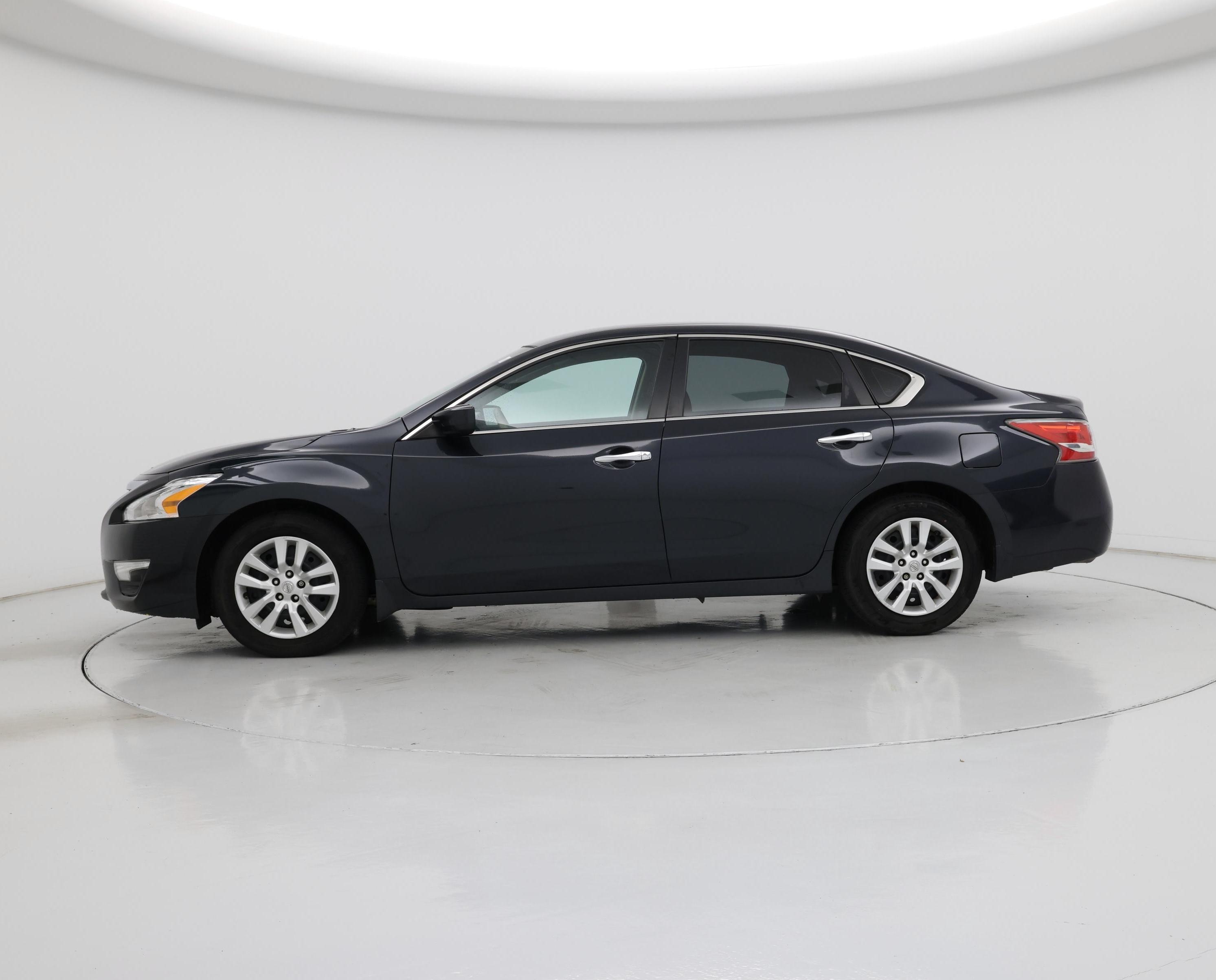 Thumbnail: 2015 Nissan Altima - 3