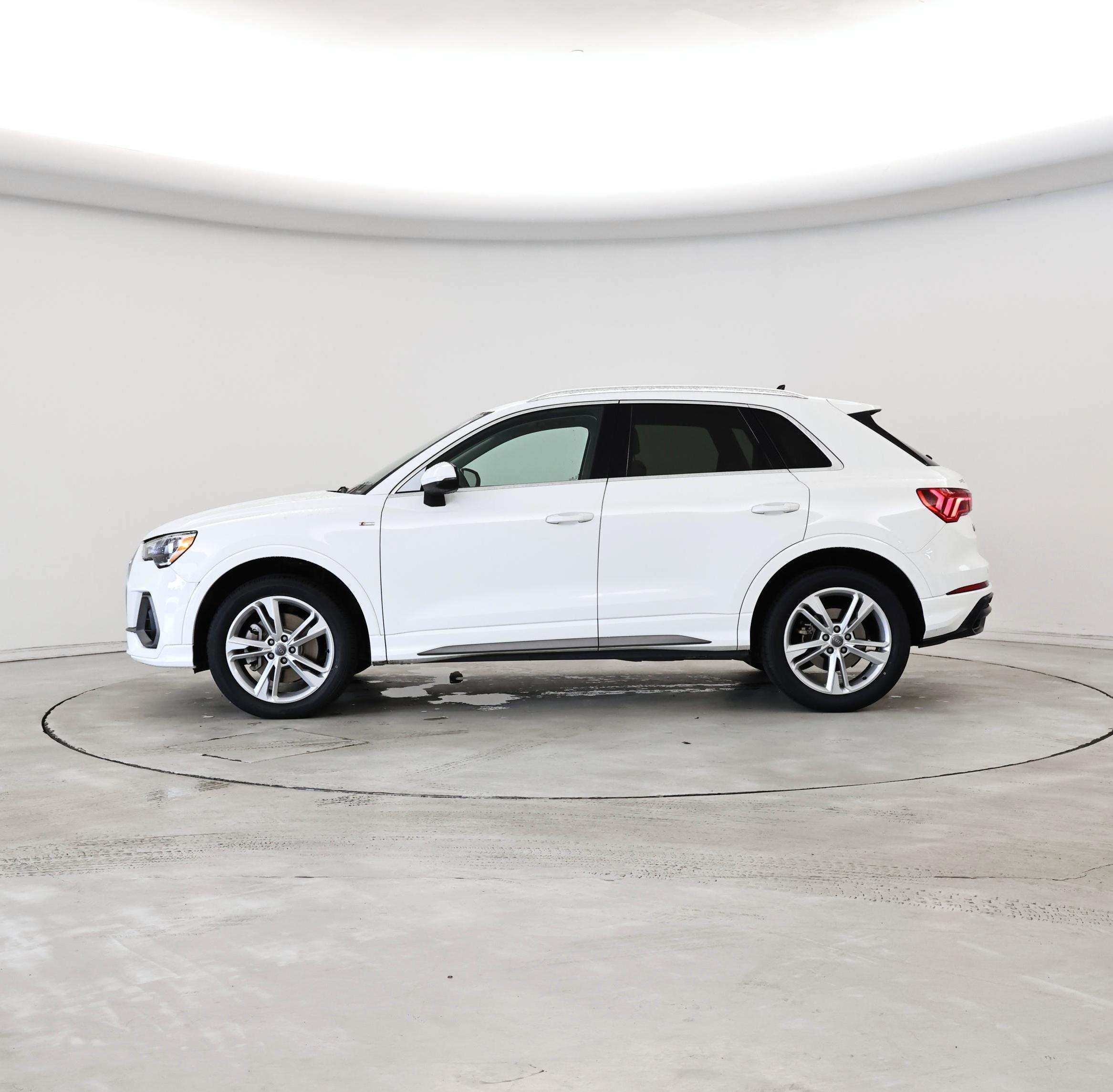 Thumbnail: 2020 Audi Q3 - 3