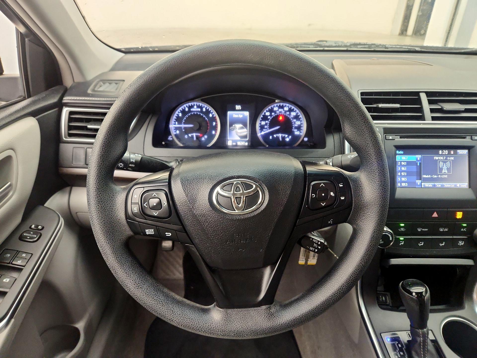 Thumbnail: 2016 Toyota Camry - 10