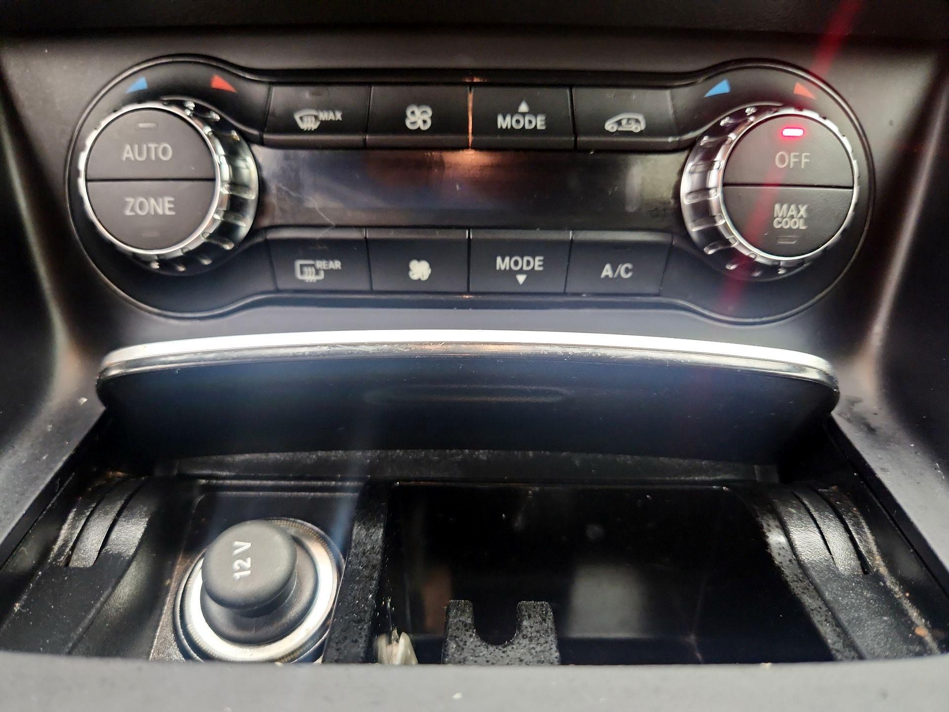Thumbnail: 2019 Mercedes-Benz GLA - 16