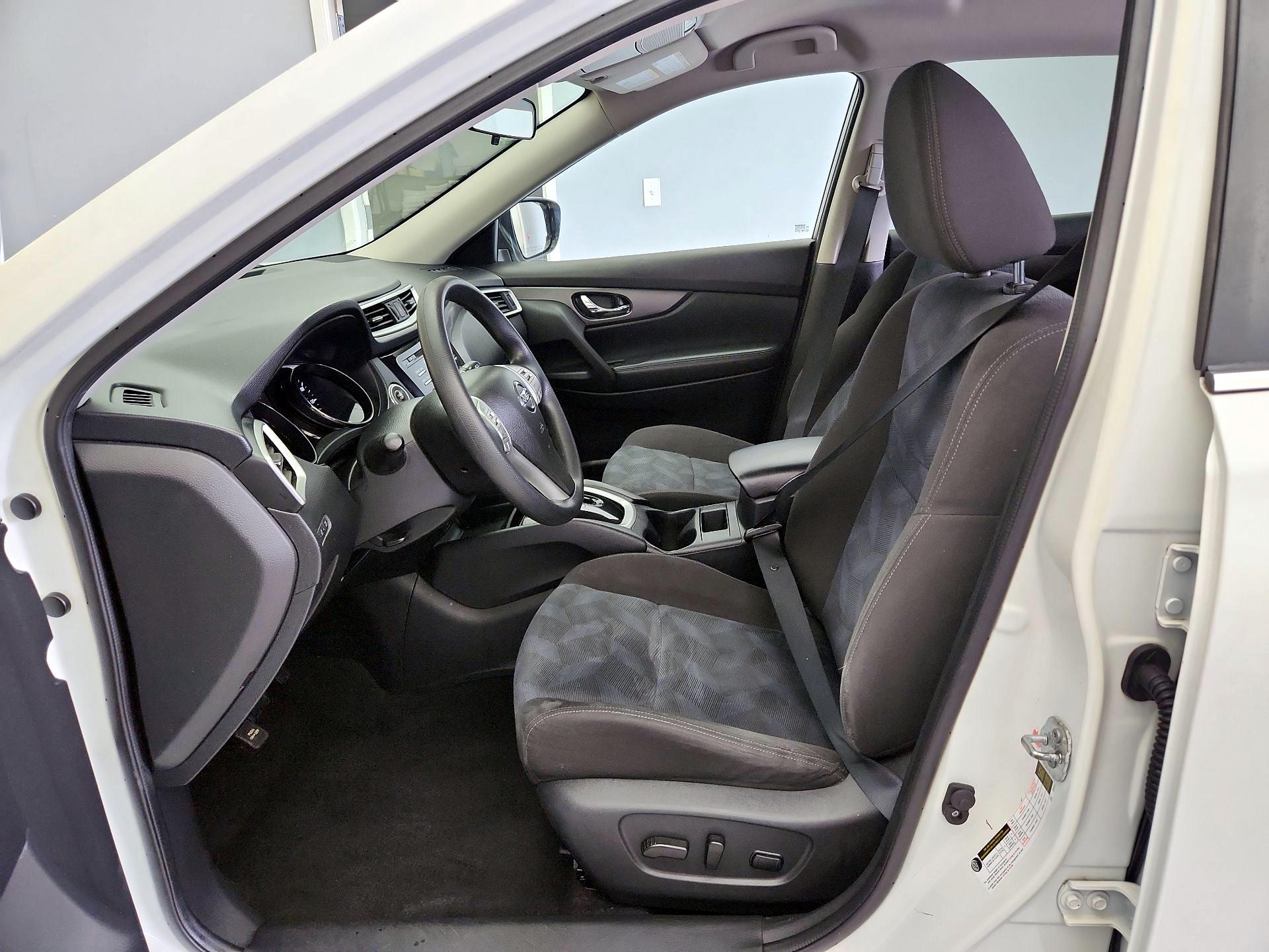 Thumbnail: 2016 Nissan Rogue - 9