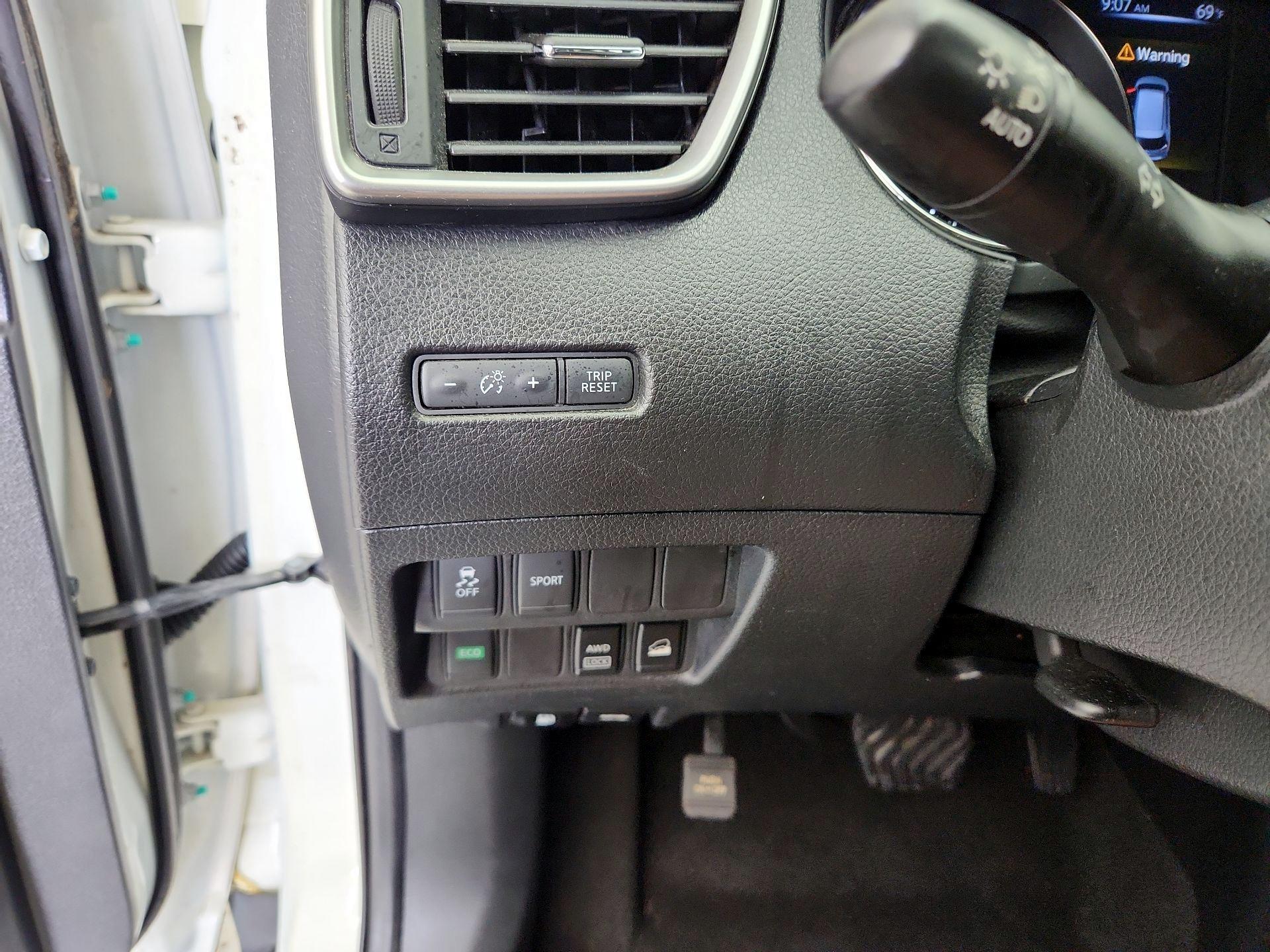 Thumbnail: 2016 Nissan Rogue - 11