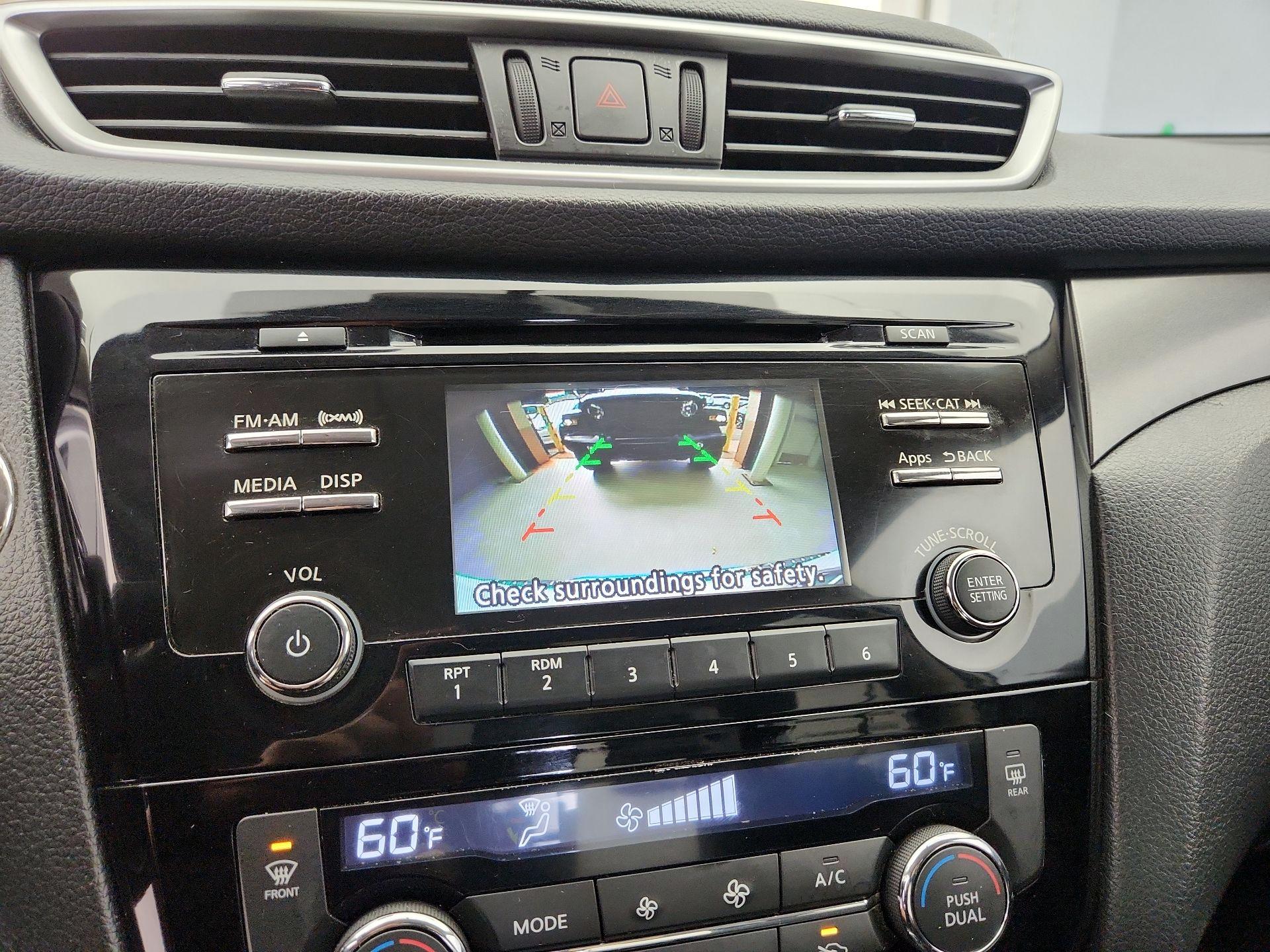 Thumbnail: 2016 Nissan Rogue - 12