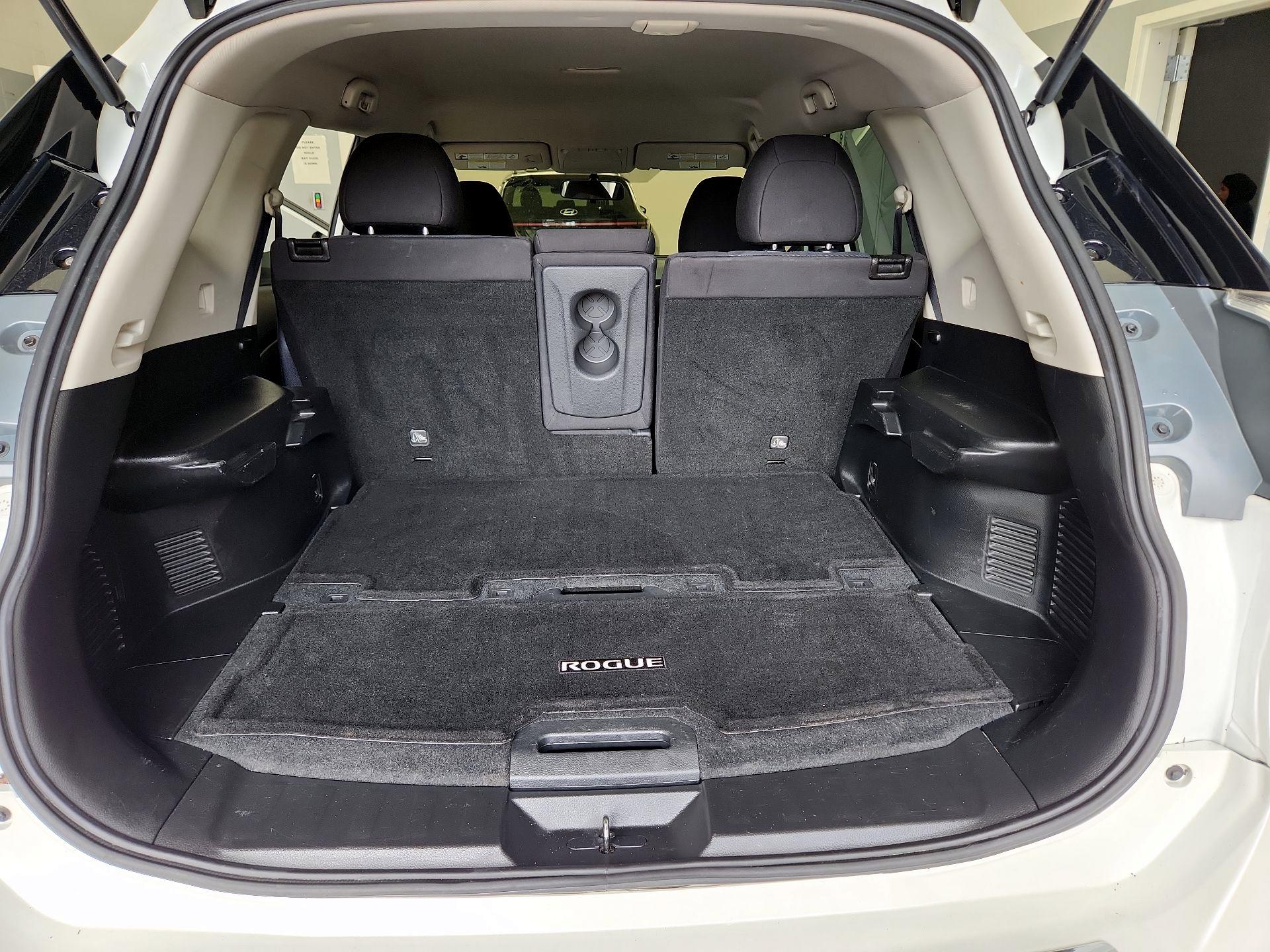 Thumbnail: 2016 Nissan Rogue - 18