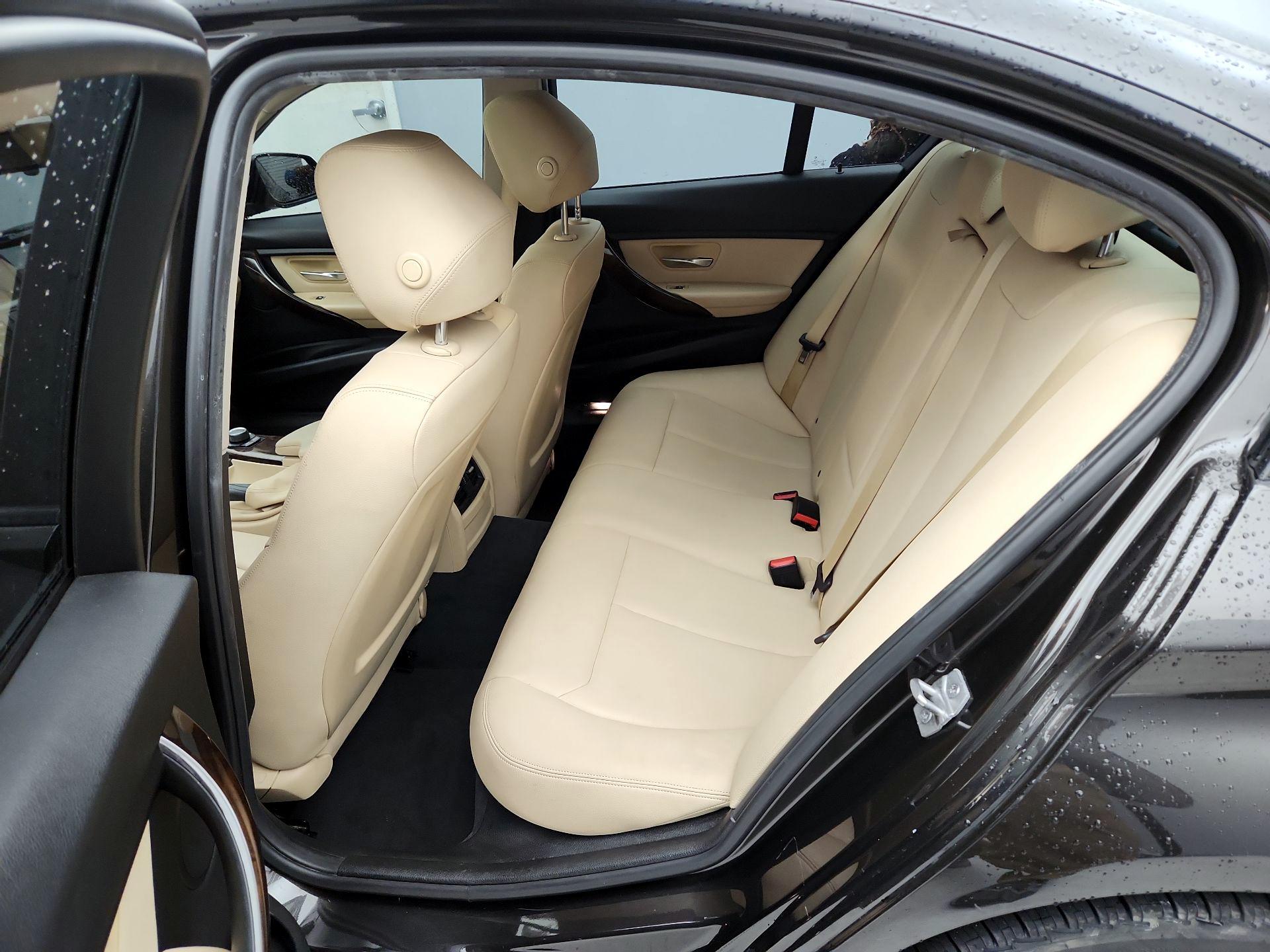 Thumbnail: 2017 BMW 3 Series - 20