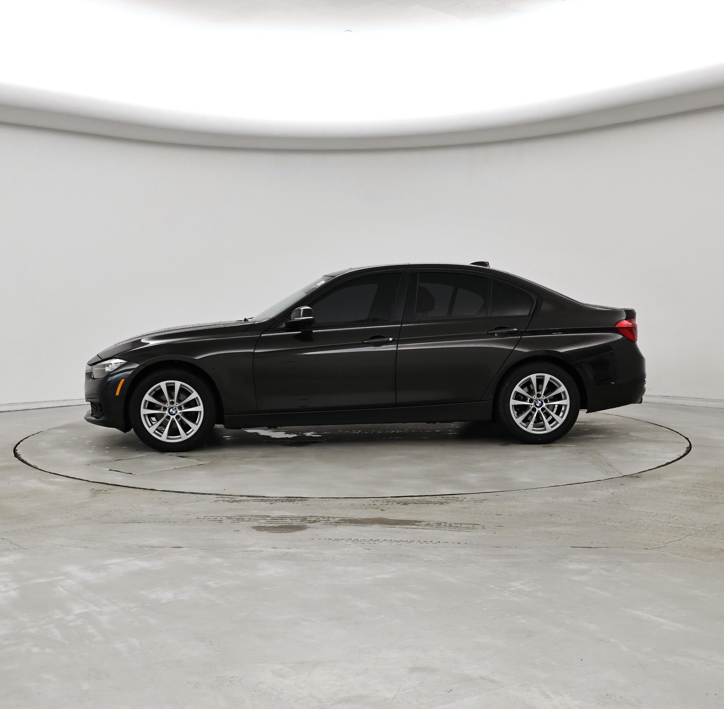 Thumbnail: 2017 BMW 3 Series - 3