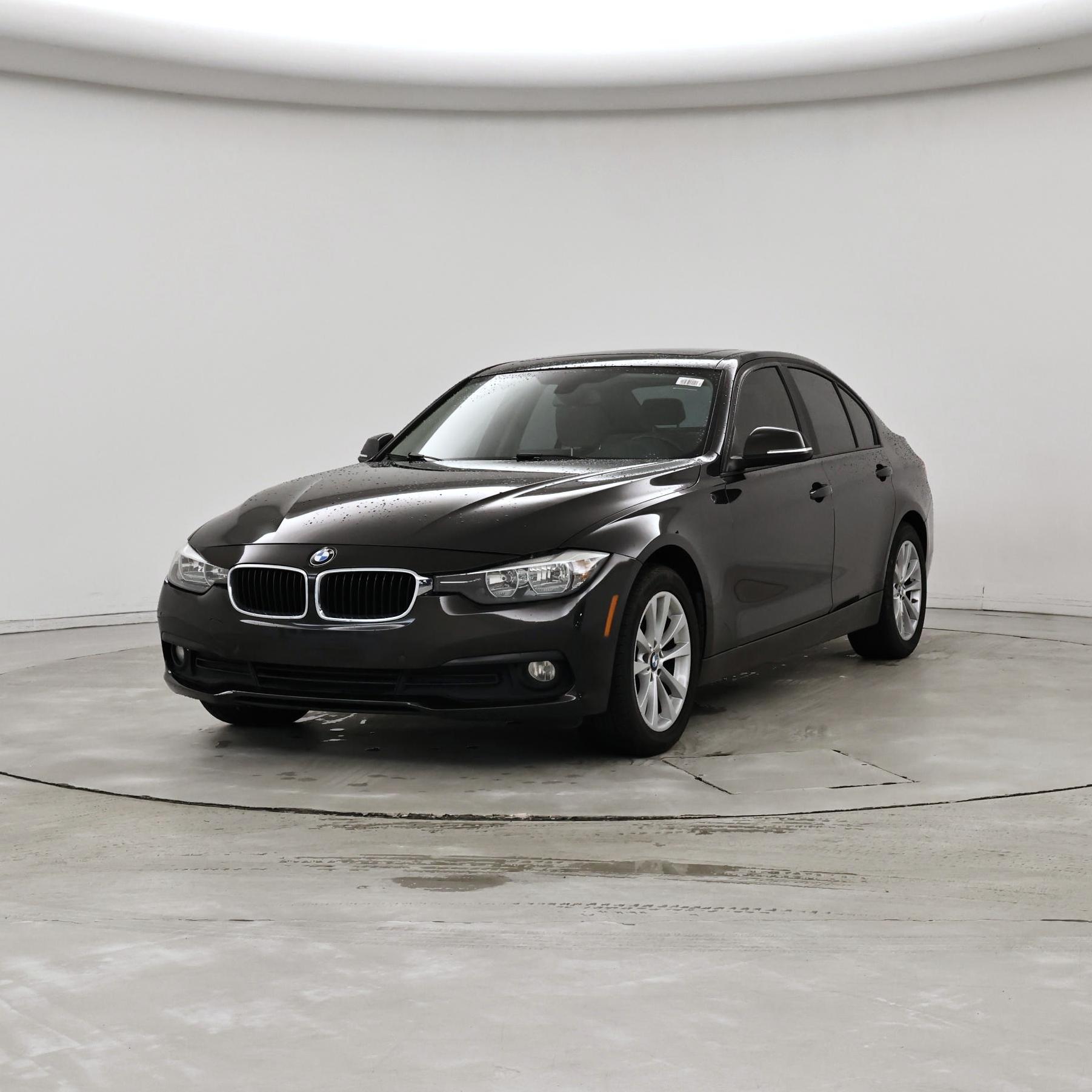 Thumbnail: 2017 BMW 3 Series - 4