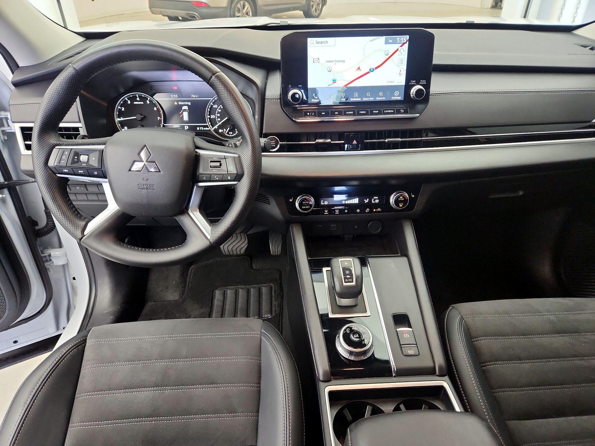 Thumbnail: 2024 Mitsubishi Outlander - 9