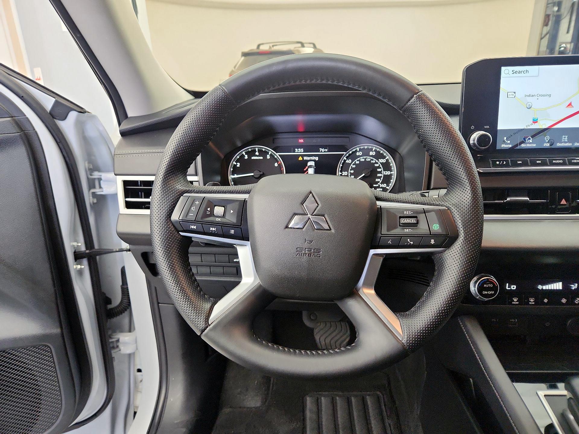 Thumbnail: 2024 Mitsubishi Outlander - 10