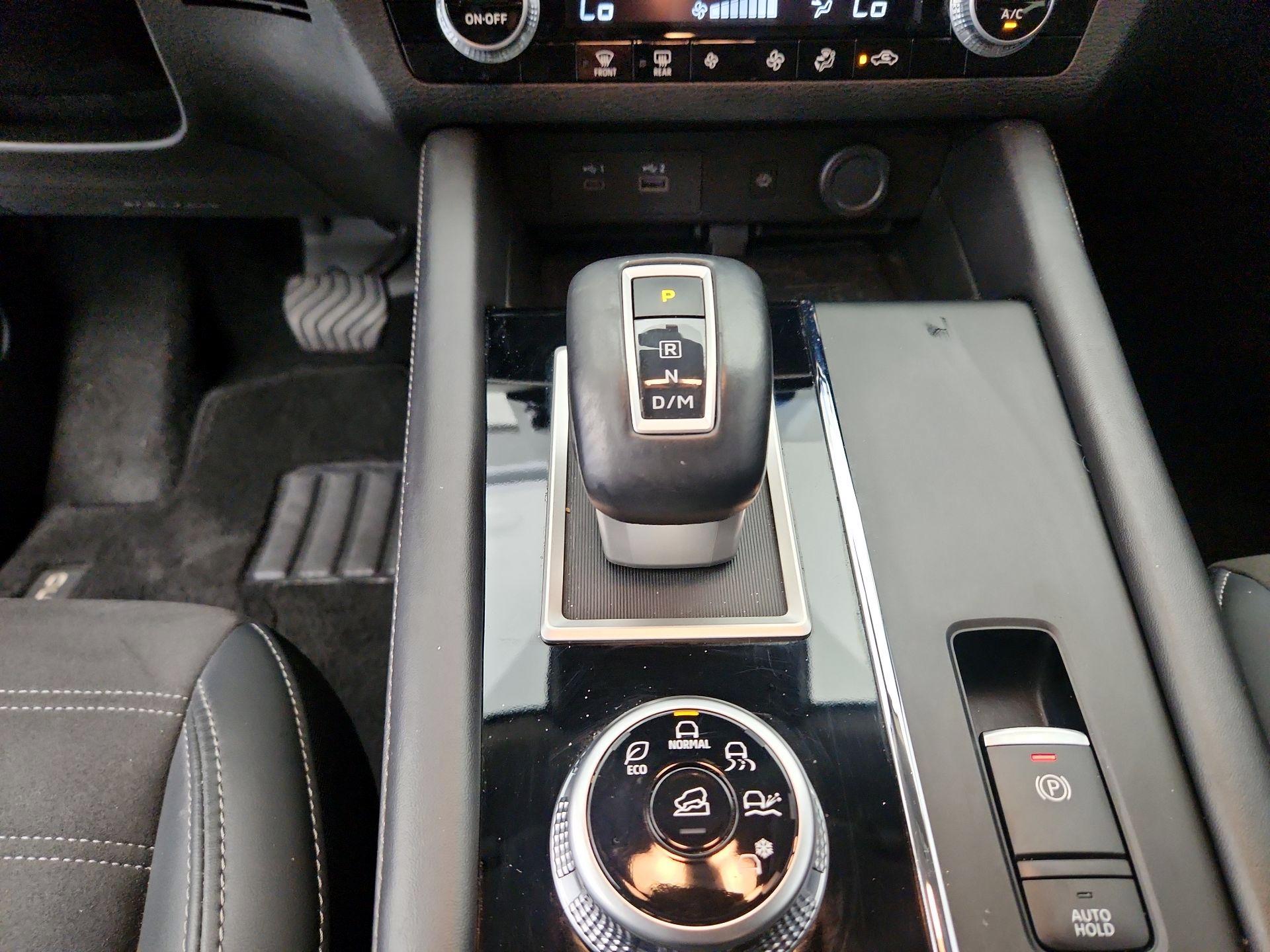 Thumbnail: 2024 Mitsubishi Outlander - 18