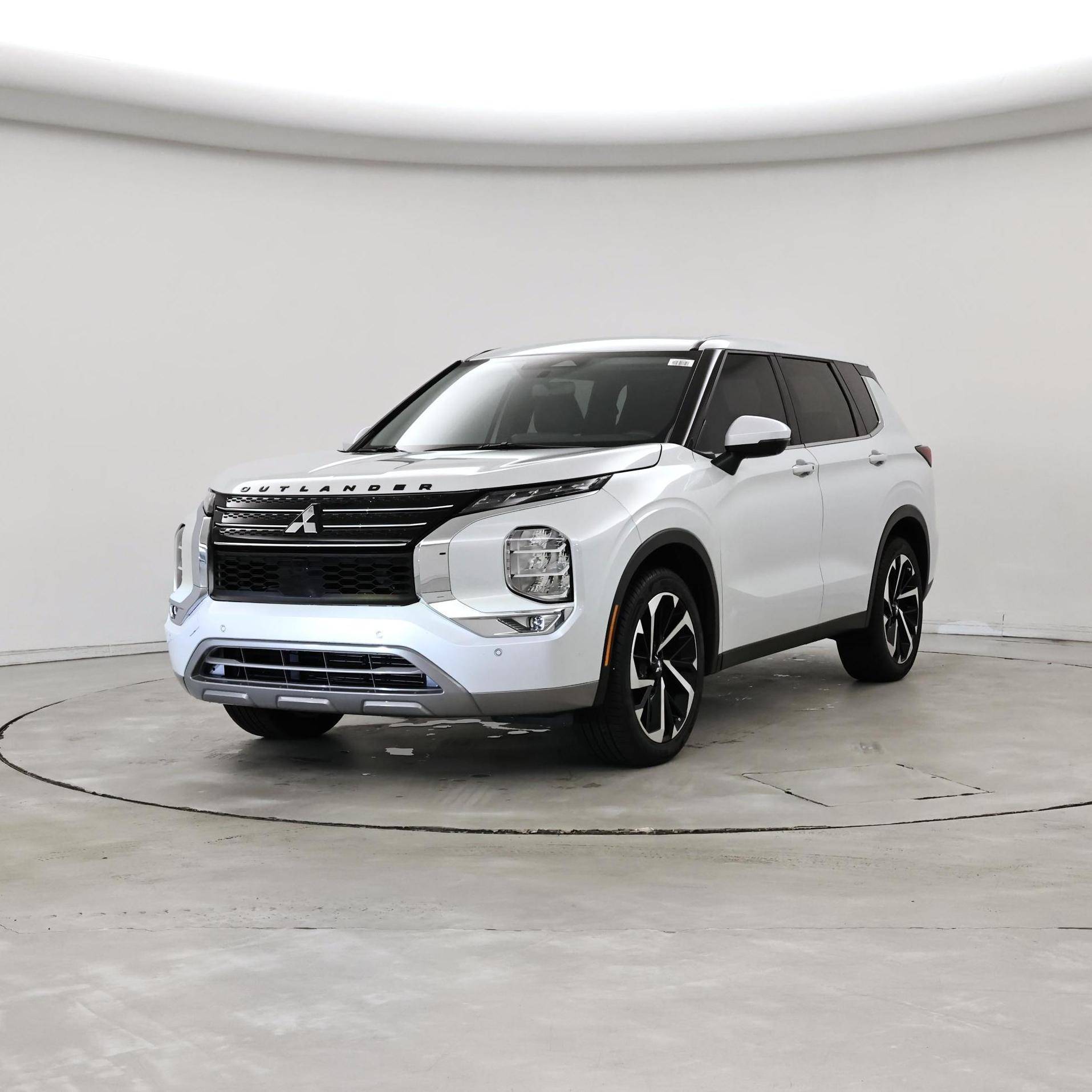 Thumbnail: 2024 Mitsubishi Outlander - 4