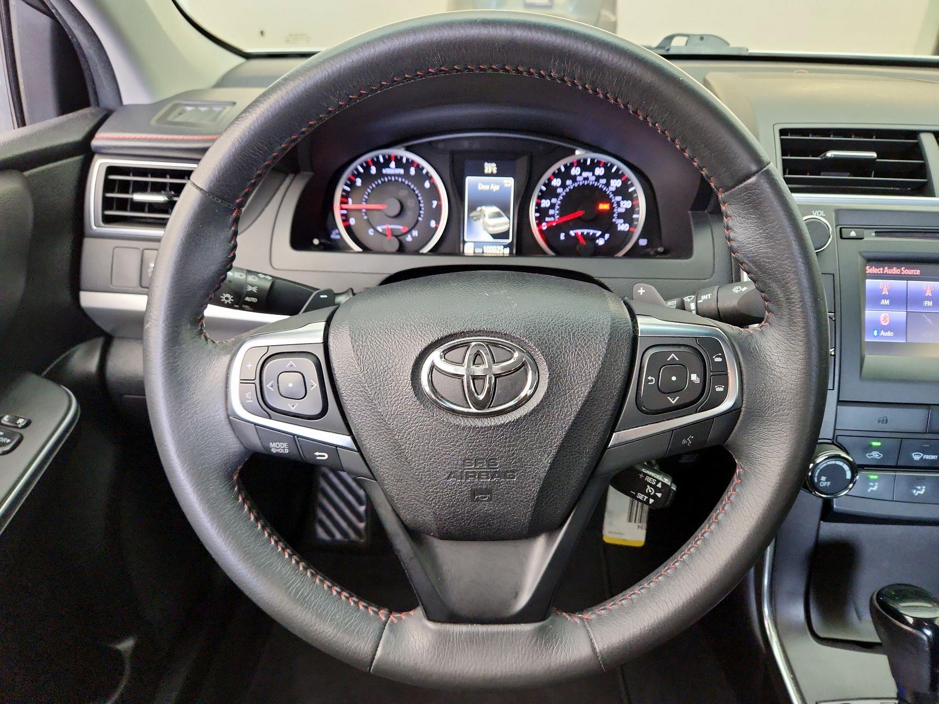 Thumbnail: 2017 Toyota Camry - 10
