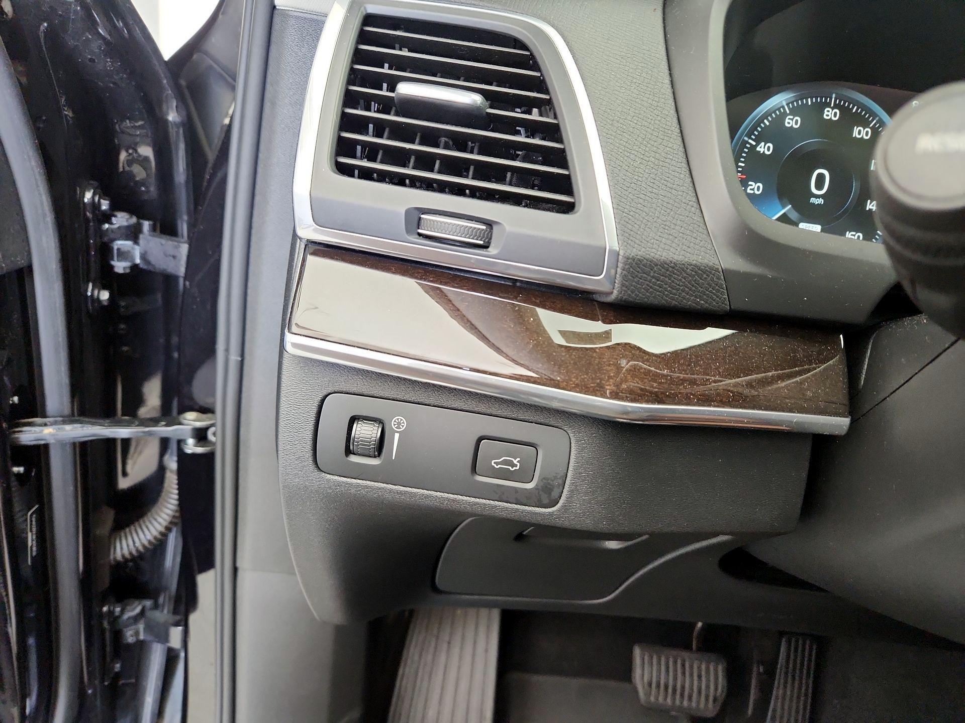 Thumbnail: 2019 Volvo XC90 - 13