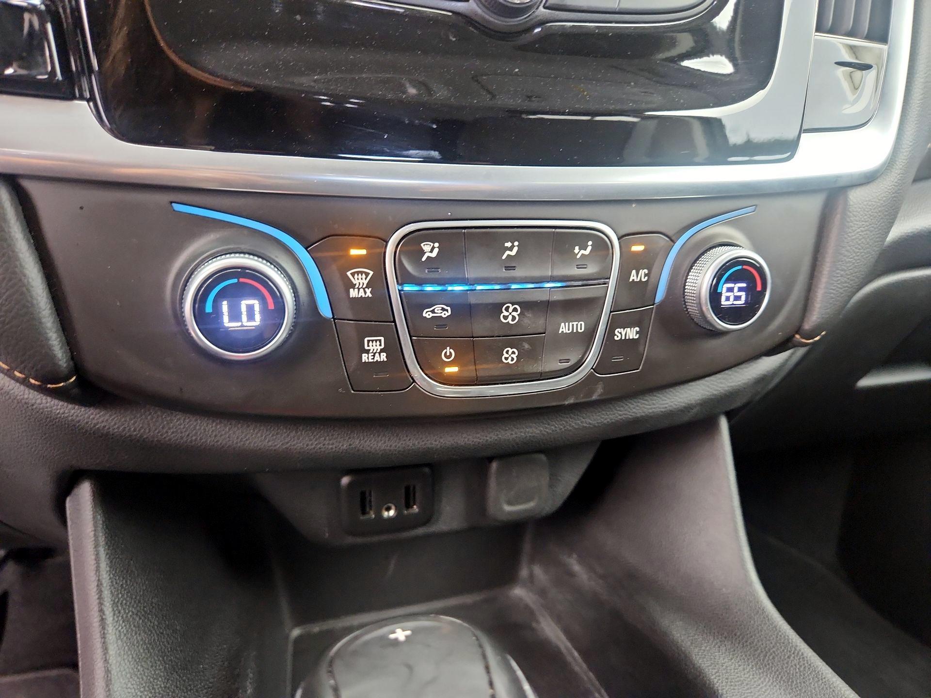 Thumbnail: 2018 Chevrolet Traverse - 16